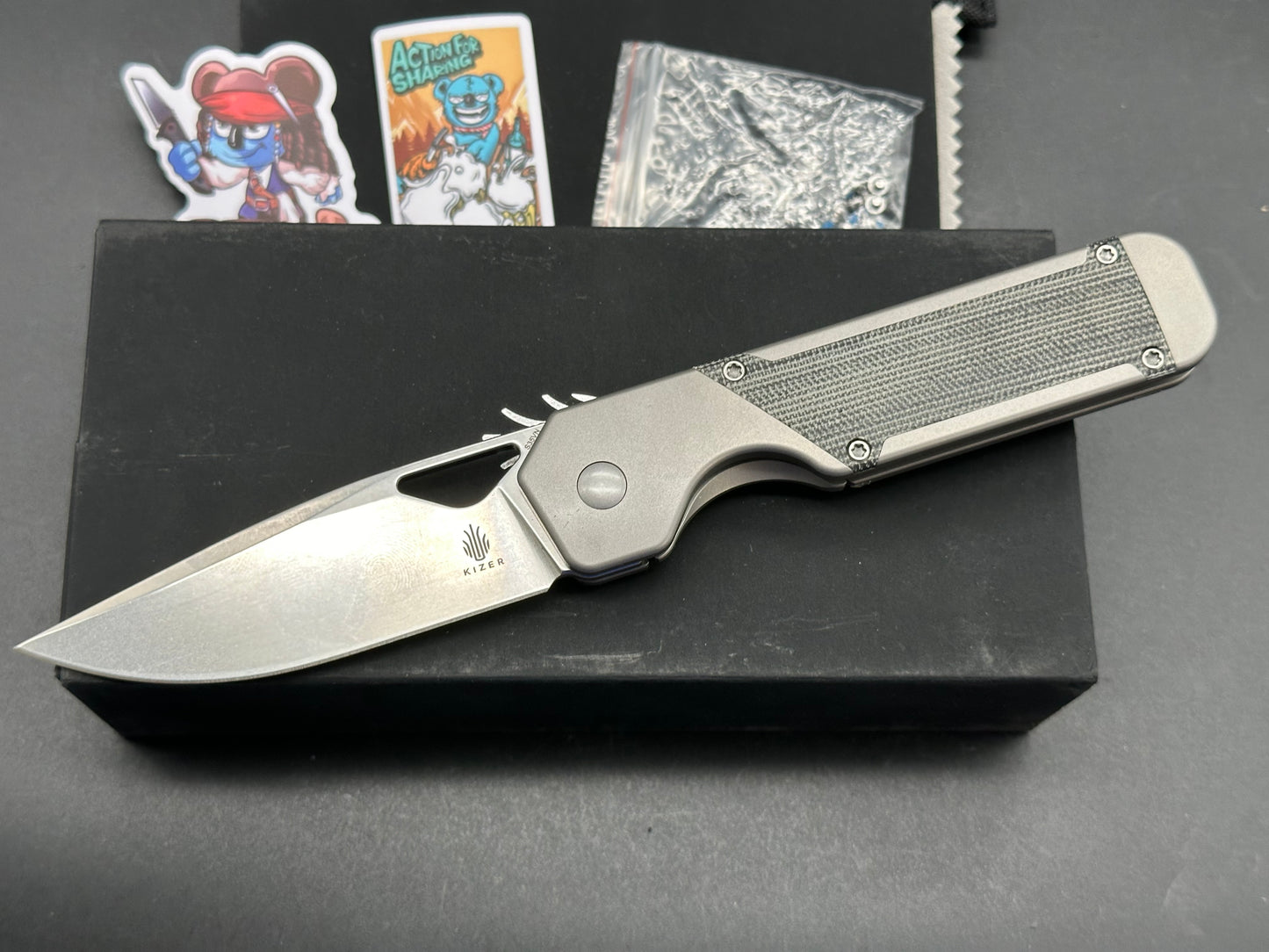 Kizer Militaw, 3.375" S35VN Stonewash Blade with Titanium and Black Micarta Inlay Handle