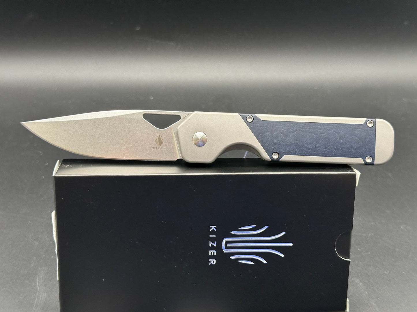 Kizer Militaw, 3.375" 154CM Stonewash Blade with Titanium and Blue Richlite Inlay Handle