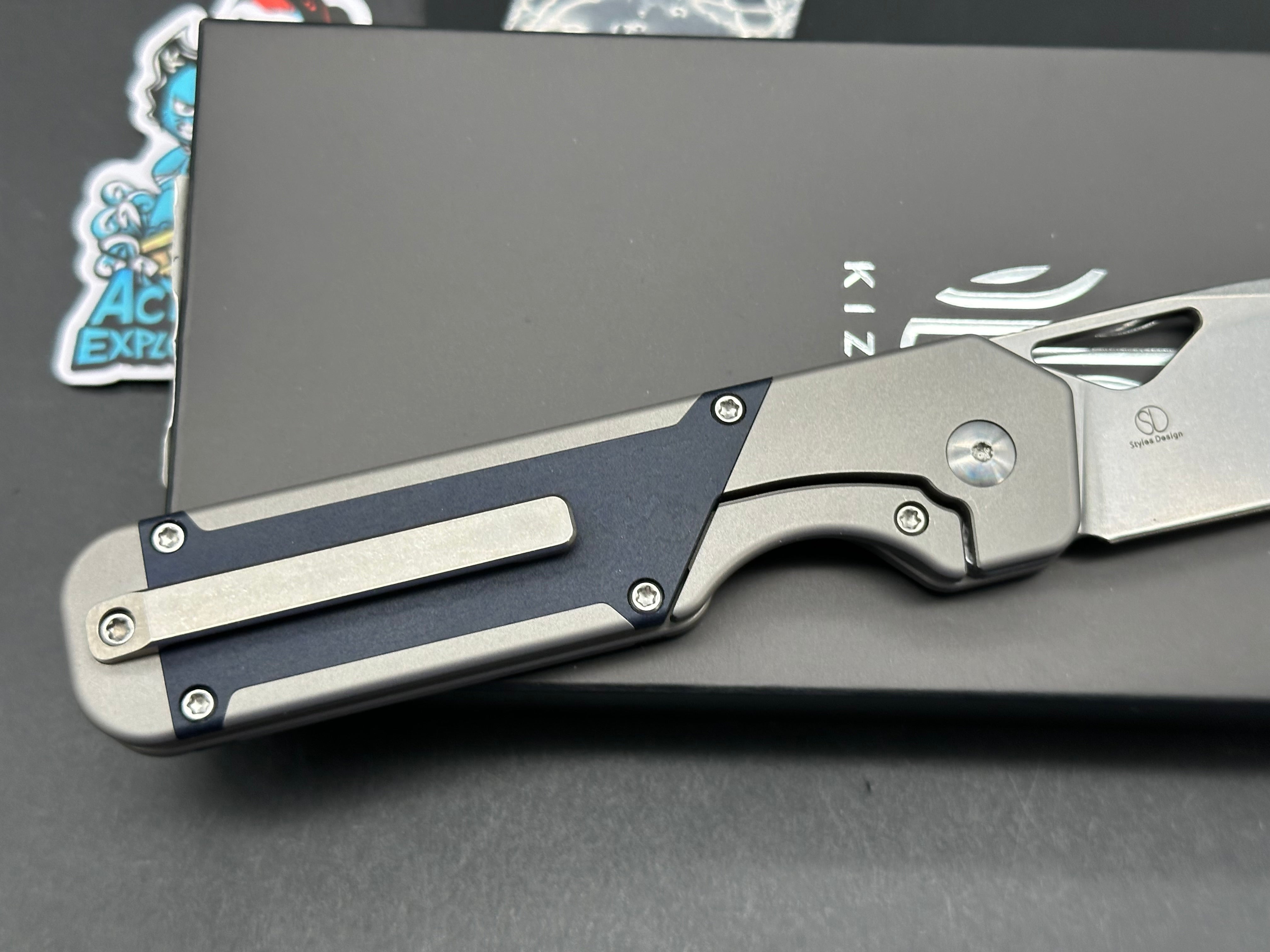 Kizer Militaw, 3.375" 154CM Stonewash Blade with Titanium and Blue Richlite Inlay Handle