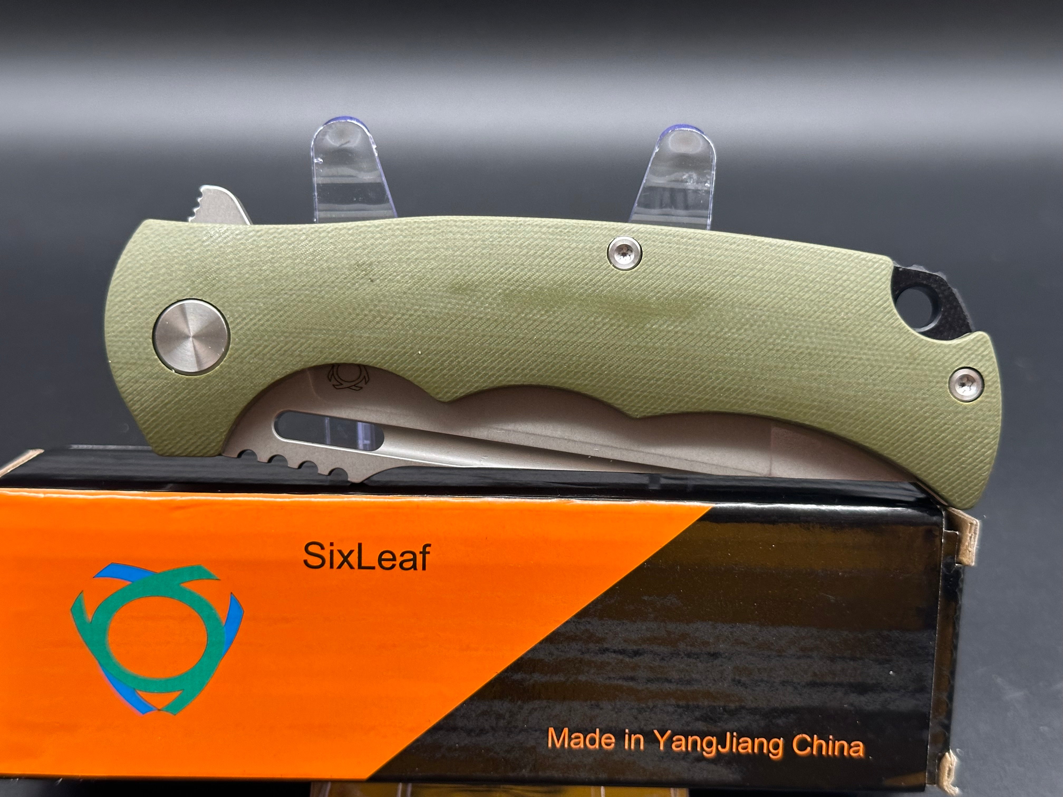 SIXLEAF FOLDING KNIFE GREEN G10 HANDLE D2 PLAIN EDGE SL-01