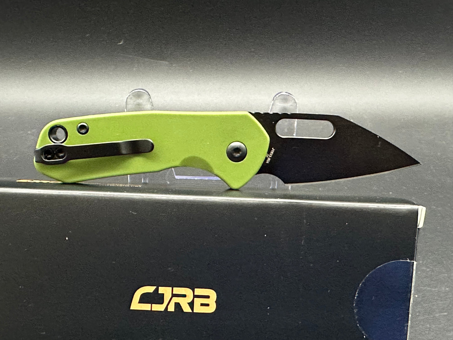 CJRB Mini Pyrite button lock - D2 blade, green handle