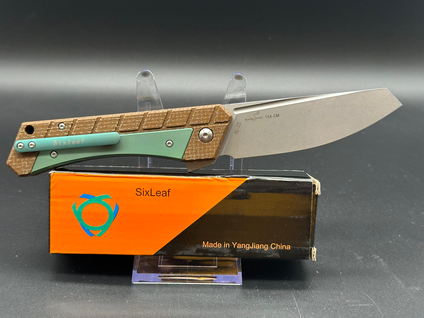 SIXLEAF SL-22-GREEN FOLDING KNIFE GREEN LINEN MICARTA/TITANIUM HANDLE 154CM PLAIN EDGE