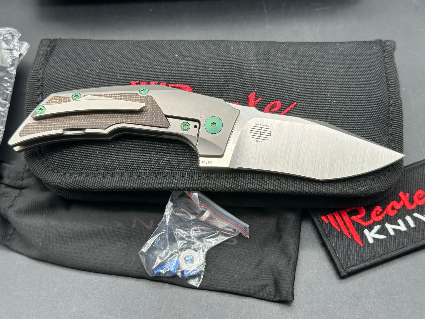 Reate T3000 Brown Micarta Green Pivot/Screws M390