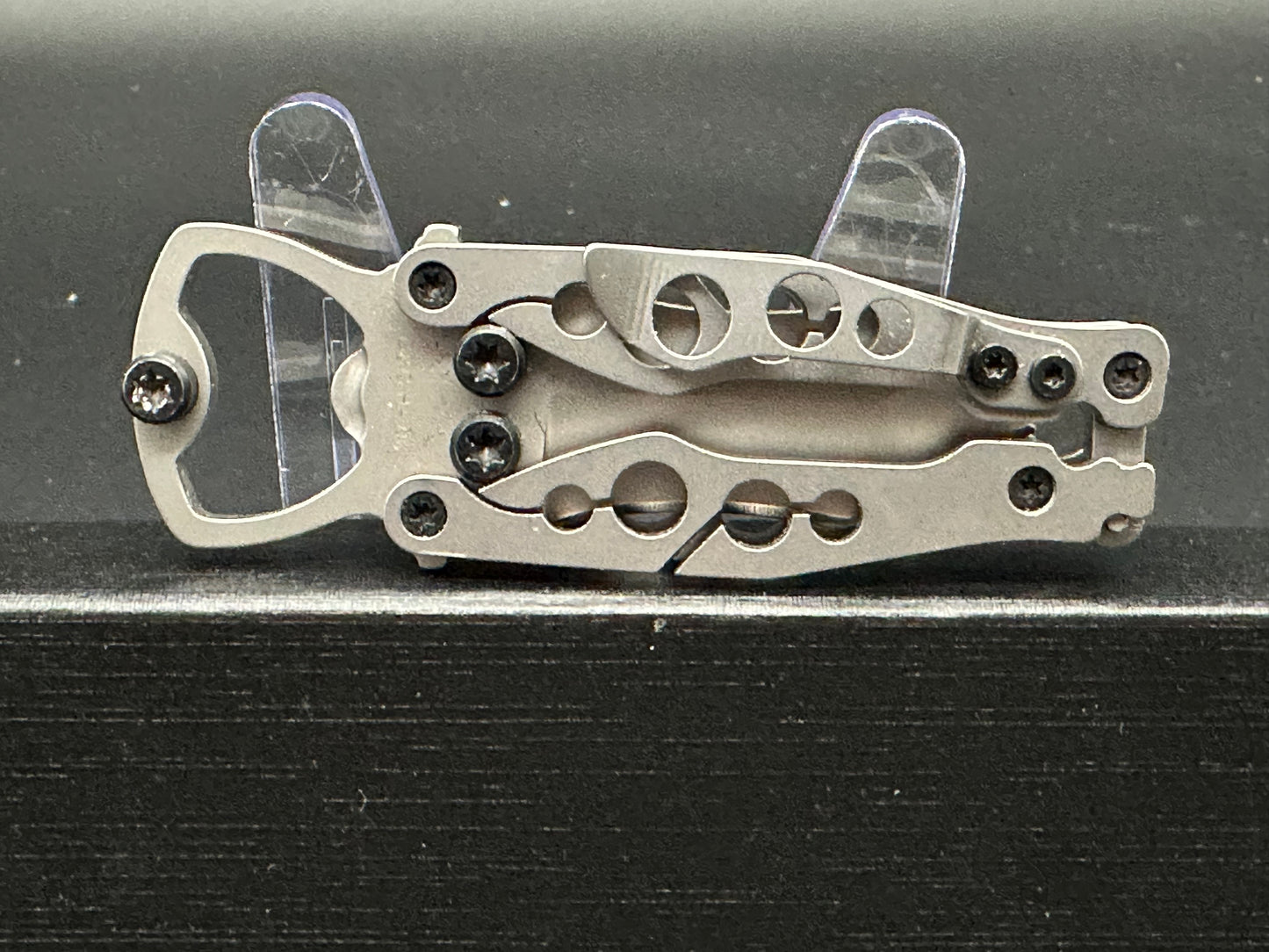 Mantis Bottleneck Tanto butterfly style