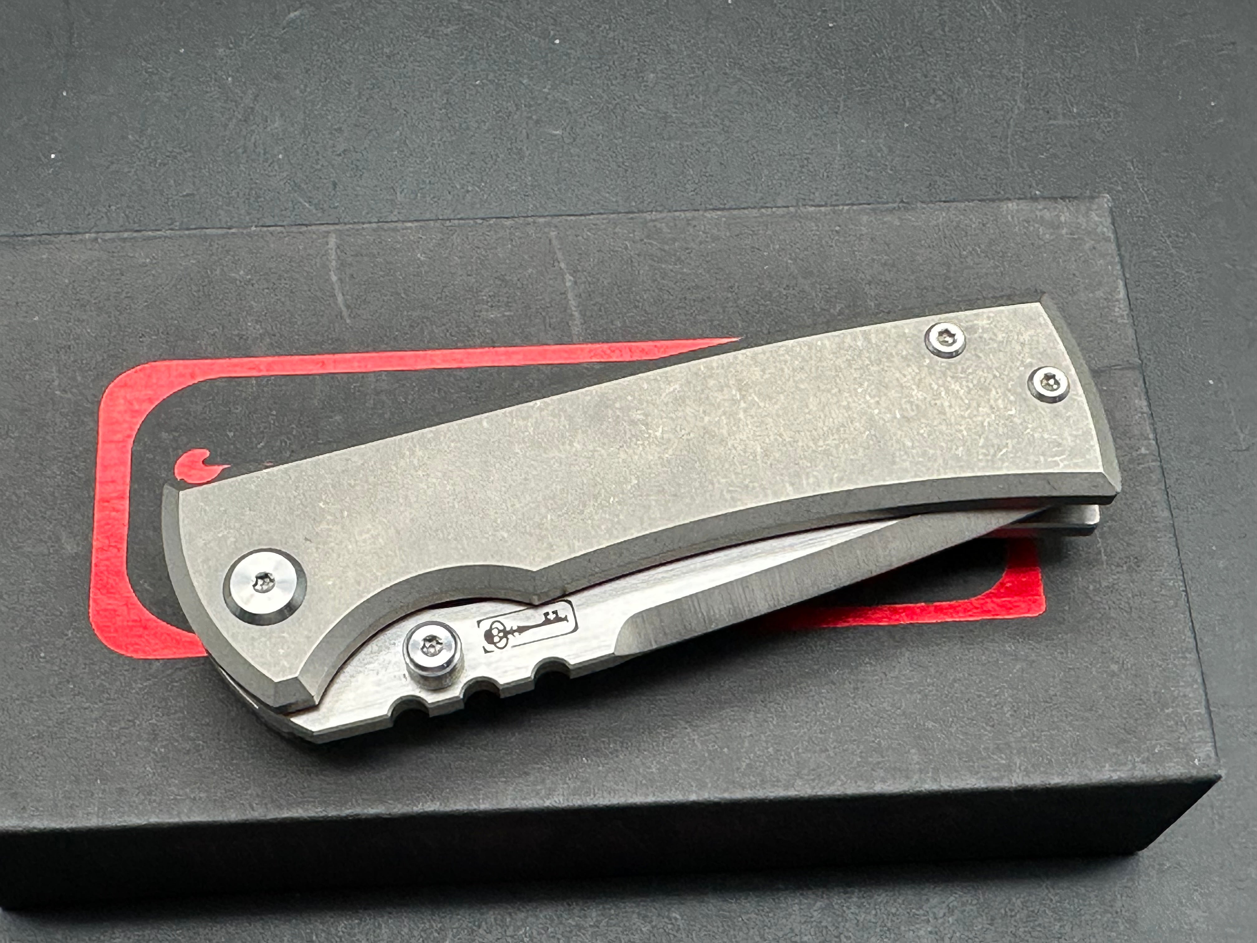 Chaves Redencion Street Drop Point M390 Titanium