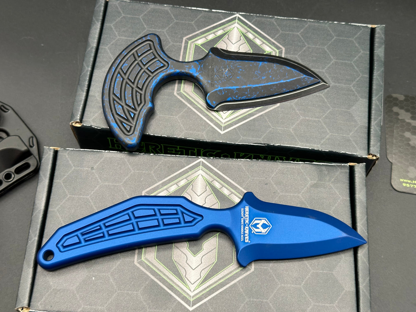 Heretic Sleight Push Dagger and Accessory bundle