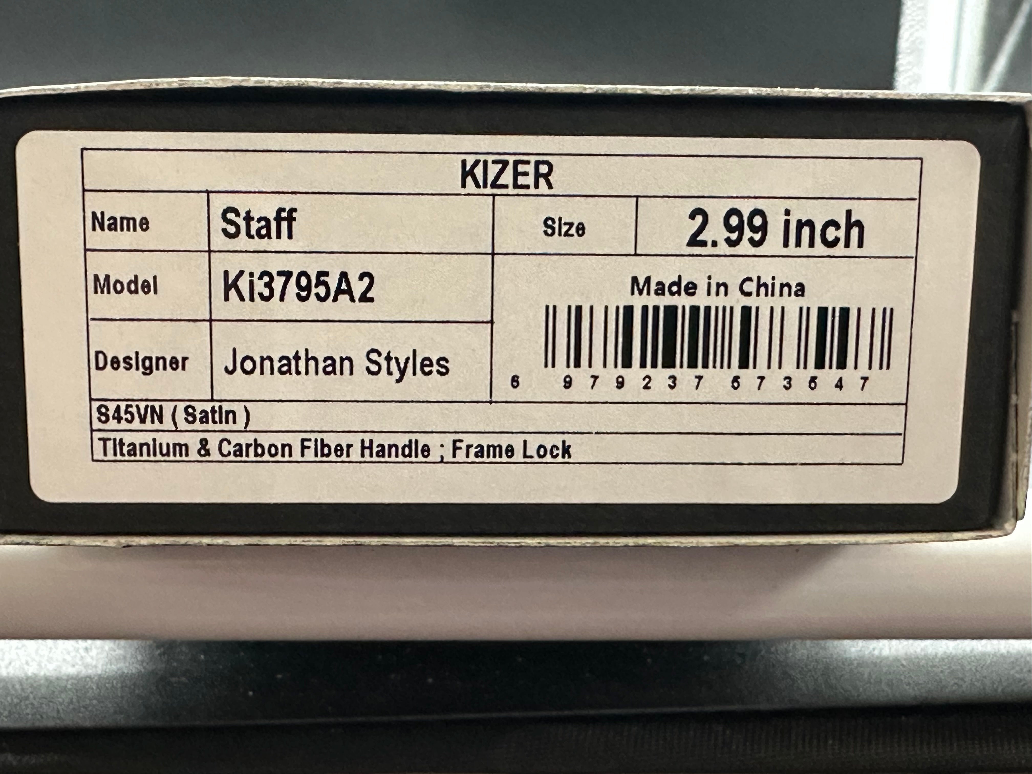 KIZER STAFF LIGHT GRAY TITANIUM/CARBON FIBER HANDLE S45VN
