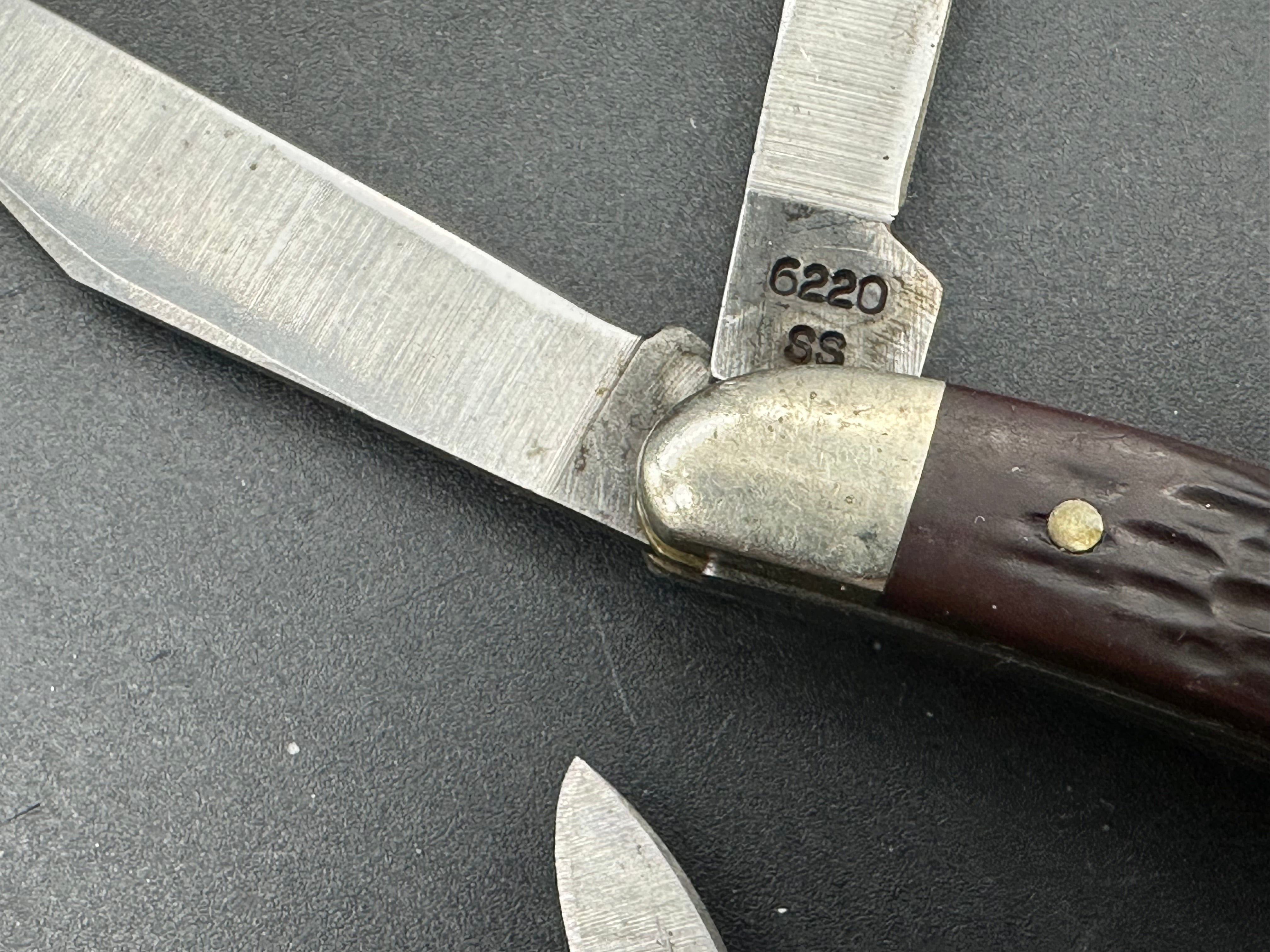 Bundle of 27 Case knives