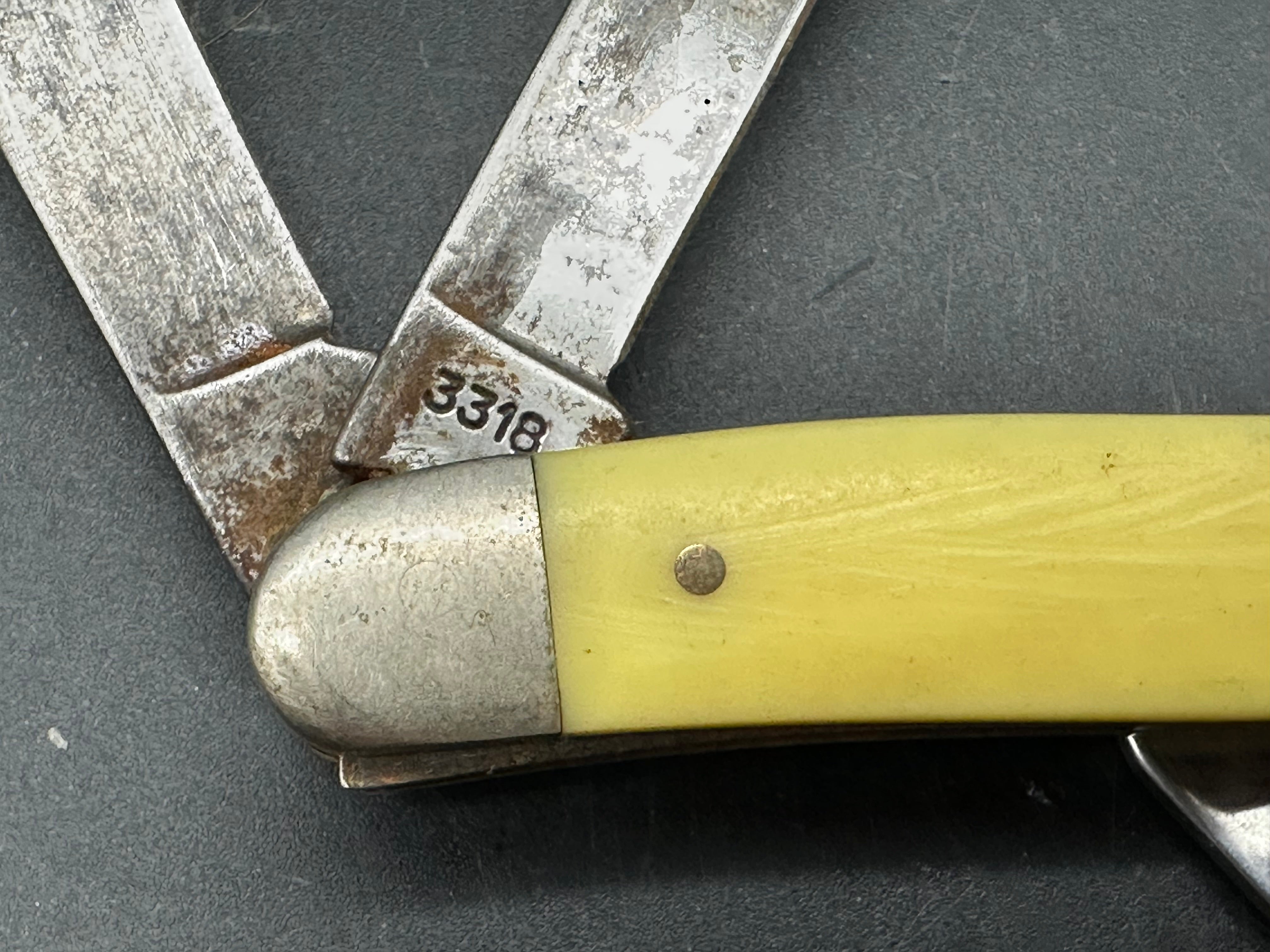 Bundle of 27 Case knives