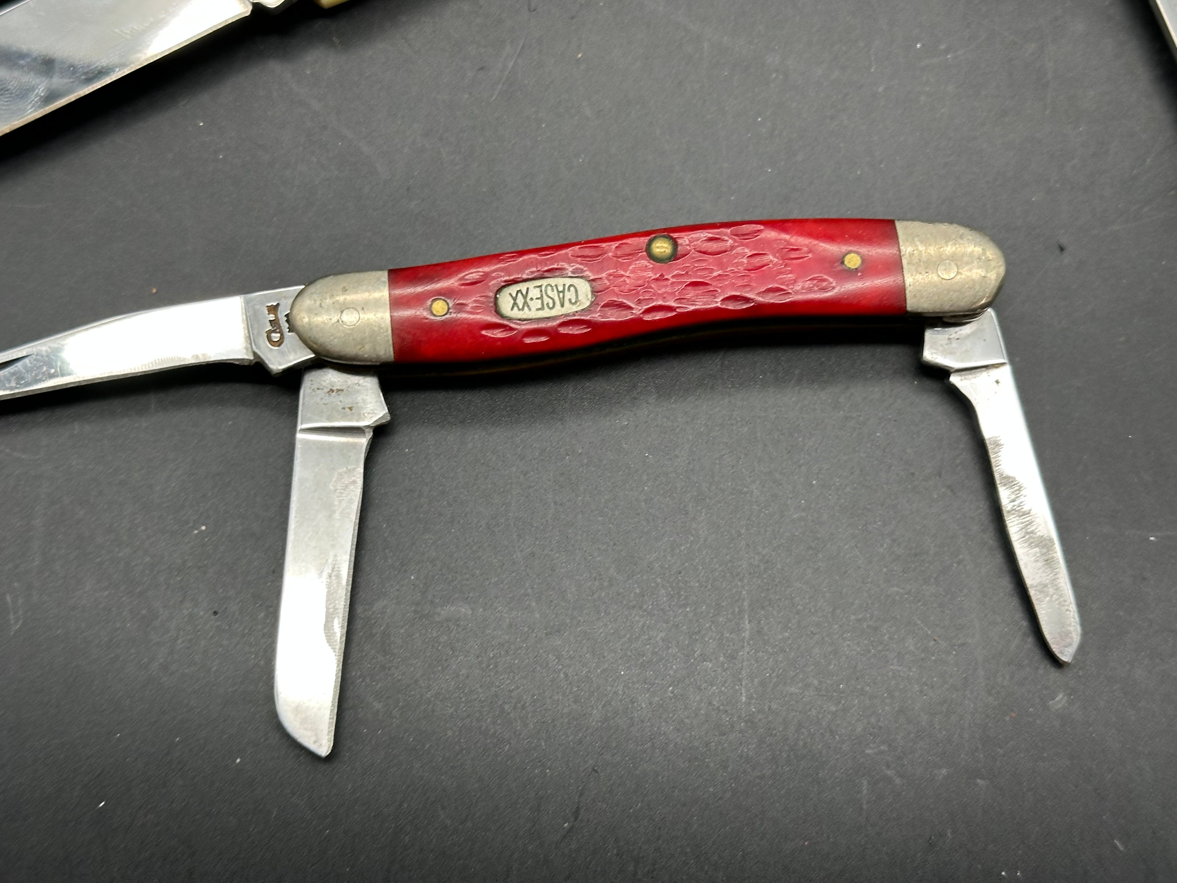 Bundle of 27 Case knives