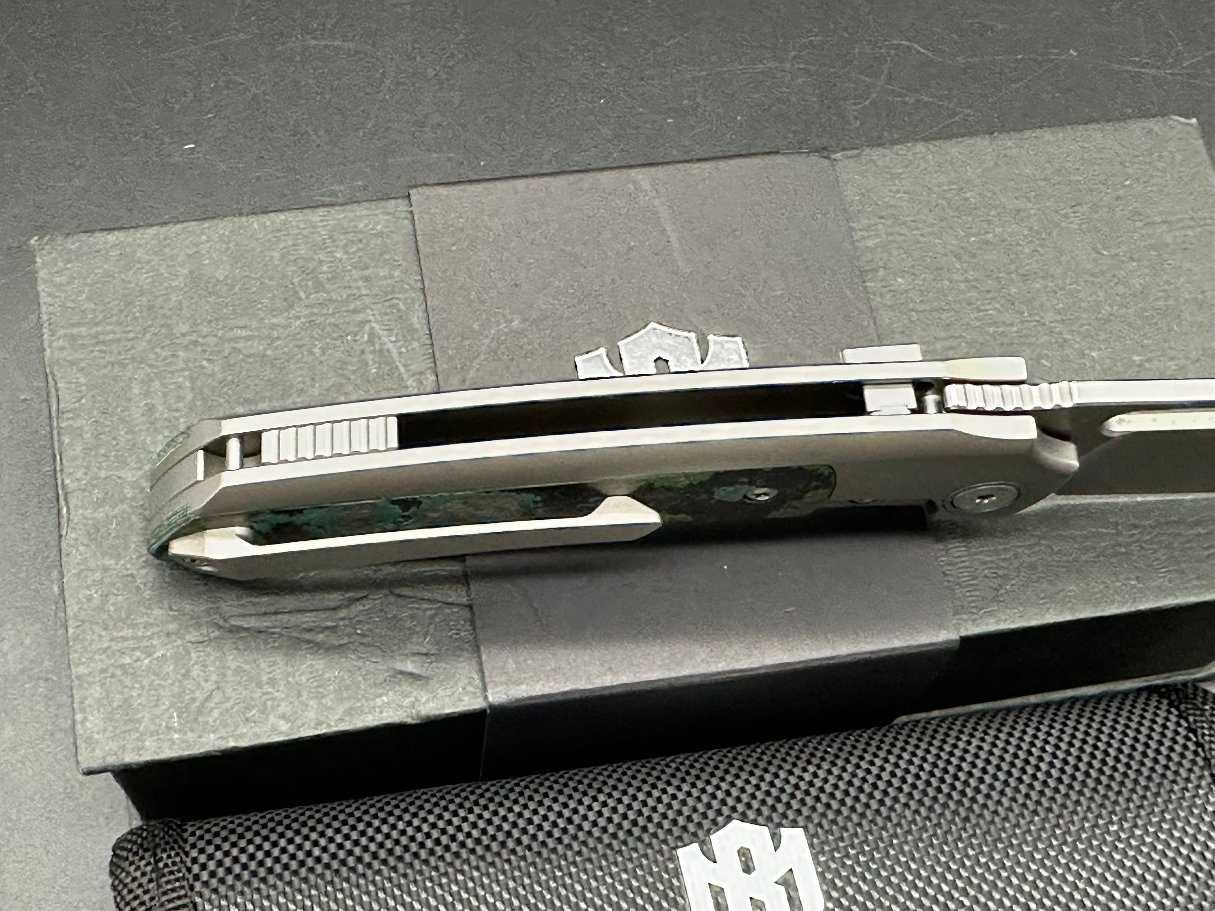 REMETTE RT-ORCA TITANIUM & KELP BED CAMOCARBON HANDLE M390 BLADE