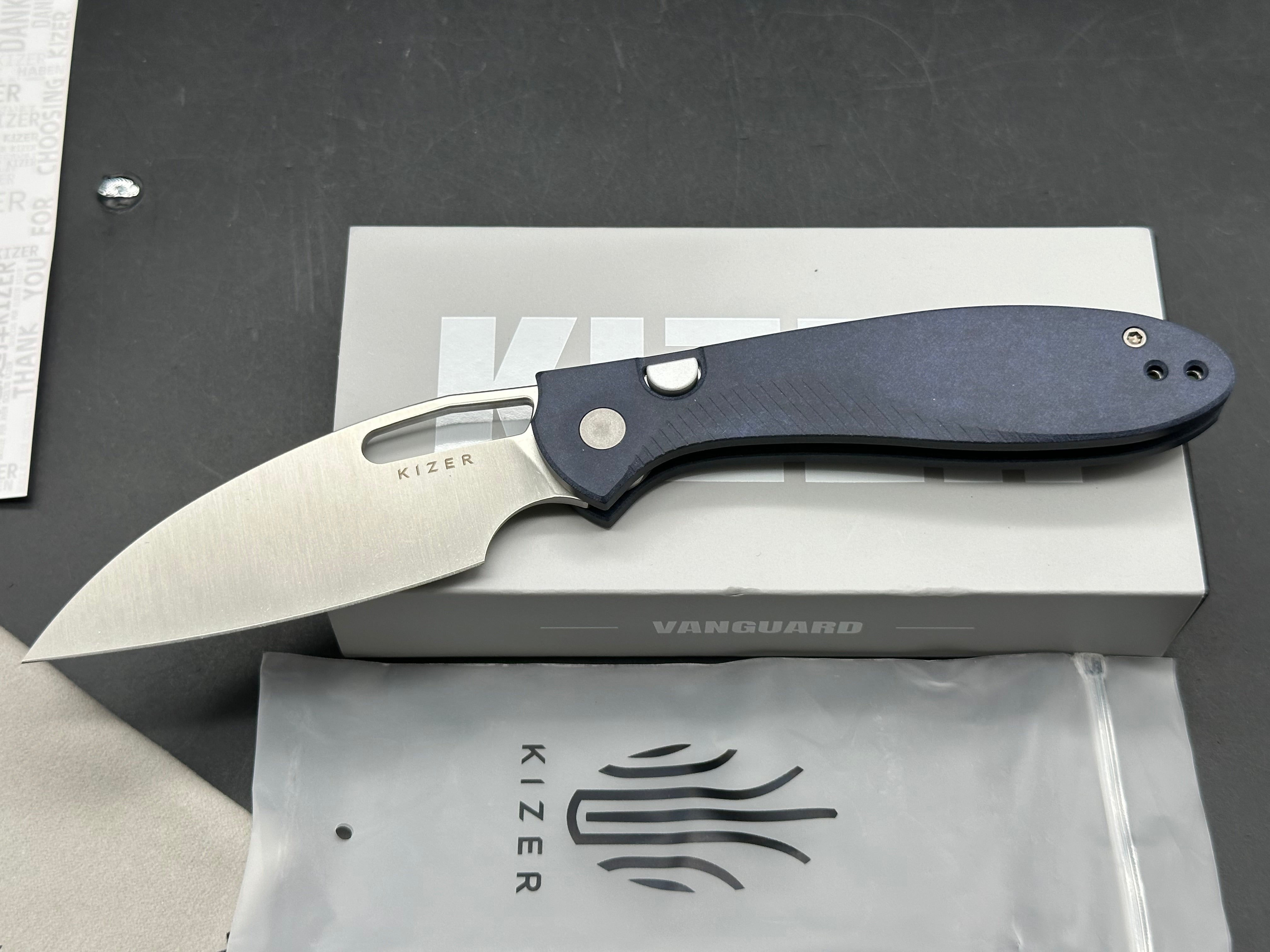 KIZER MASU BLUE CANYON RICHLITE HANDLE 14C28N PLAIN EDGE SATIN FINISH