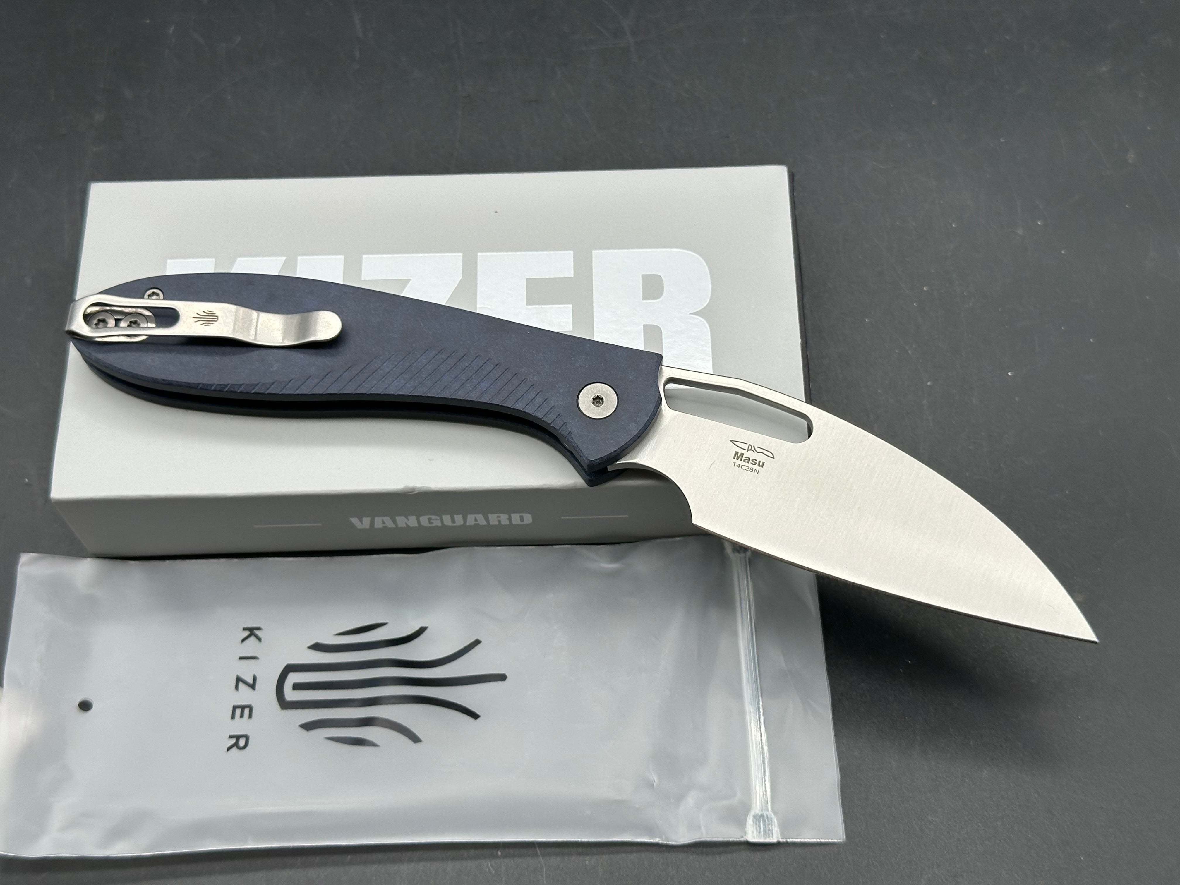 KIZER MASU BLUE CANYON RICHLITE HANDLE 14C28N PLAIN EDGE SATIN FINISH