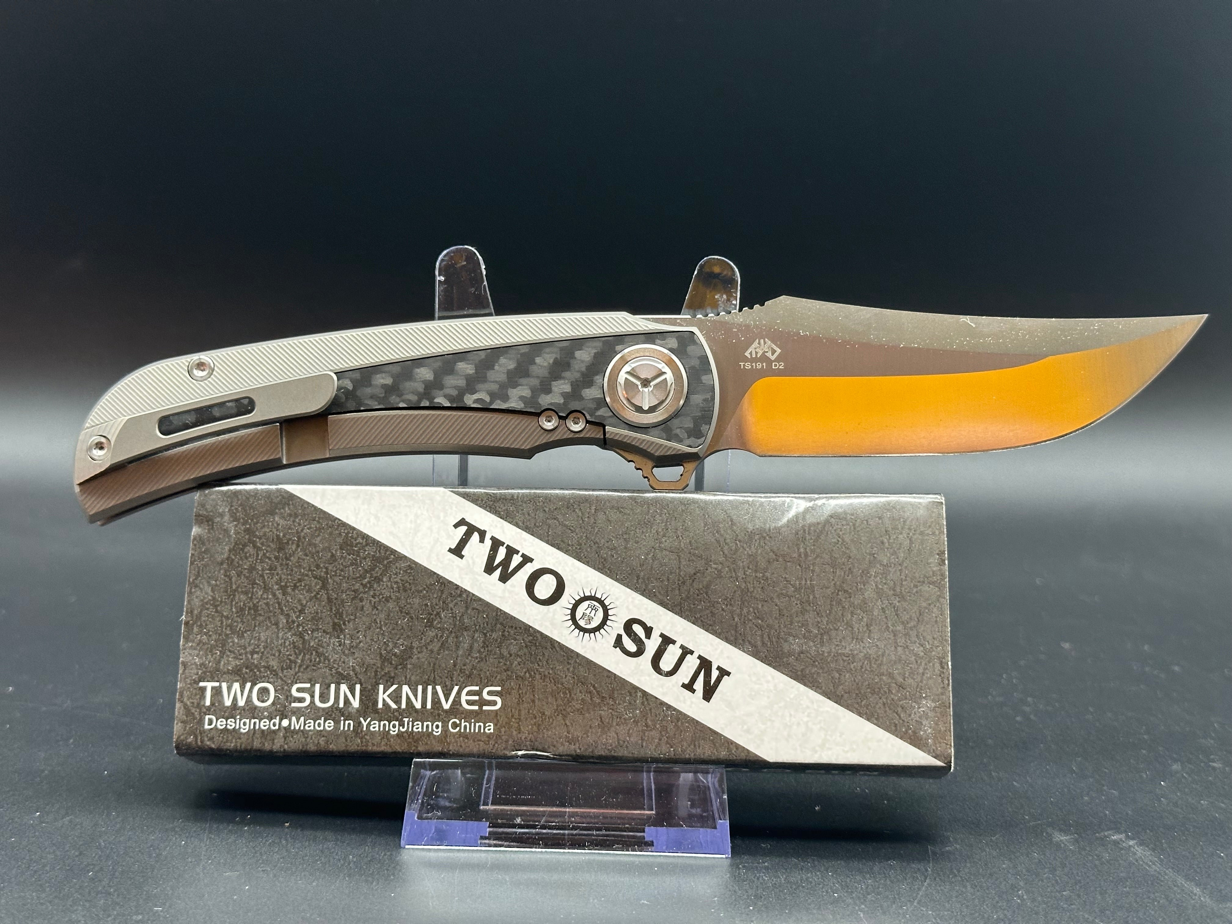 TWOSUN FOLDING KNIFE TITANIUM/CARBON FIBER HANDLE D2 PLAIN EDGE TS191-D2