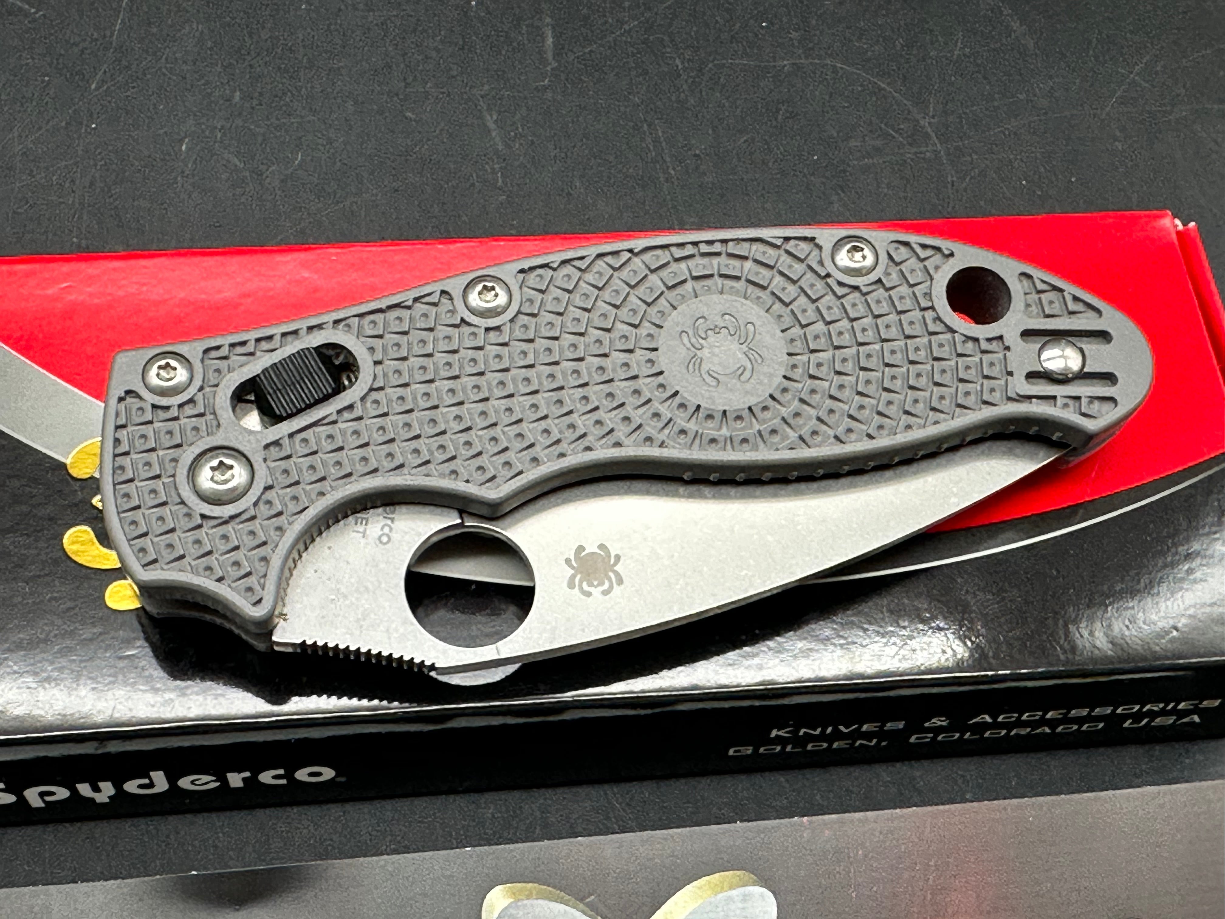 Spyderco Manix 2 LWGrey FRN Scales, 3.39" Maxamet Blade