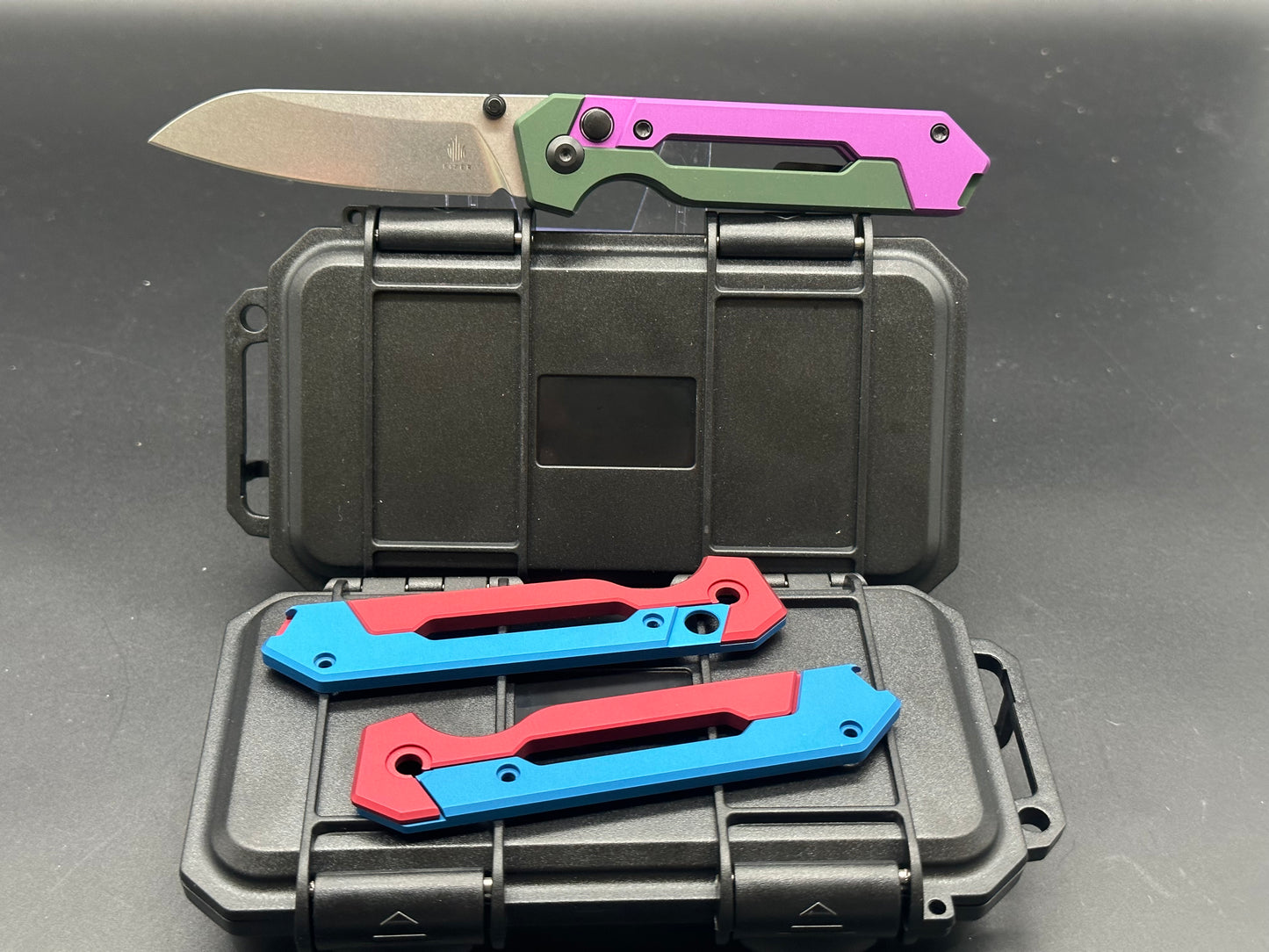 Kizer Hyper includes extra set of scales