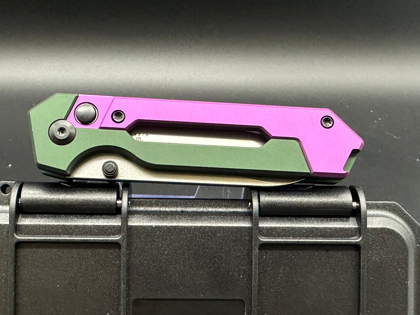 Kizer Hyper includes extra set of scales