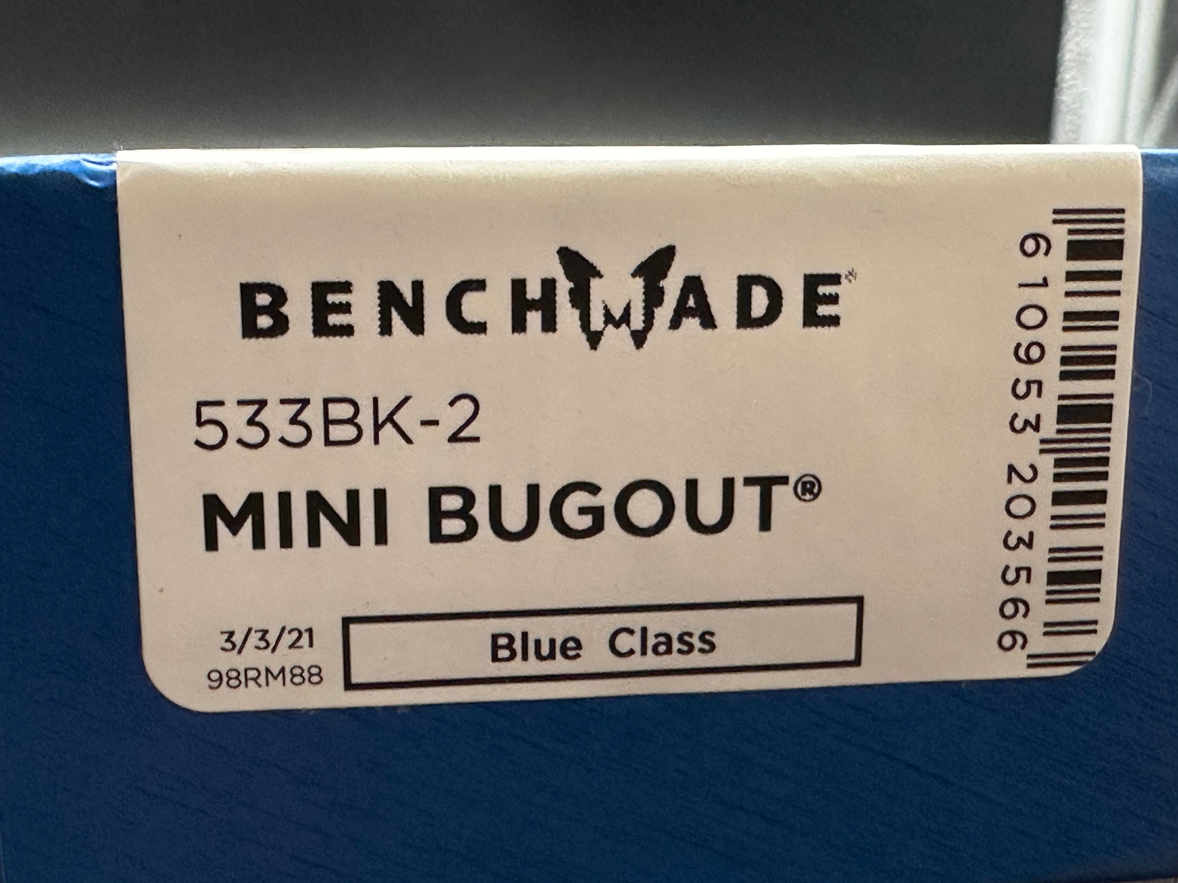Benchmade Mini Bugout Black CF Elite Handle, 2.8" S30v Blade