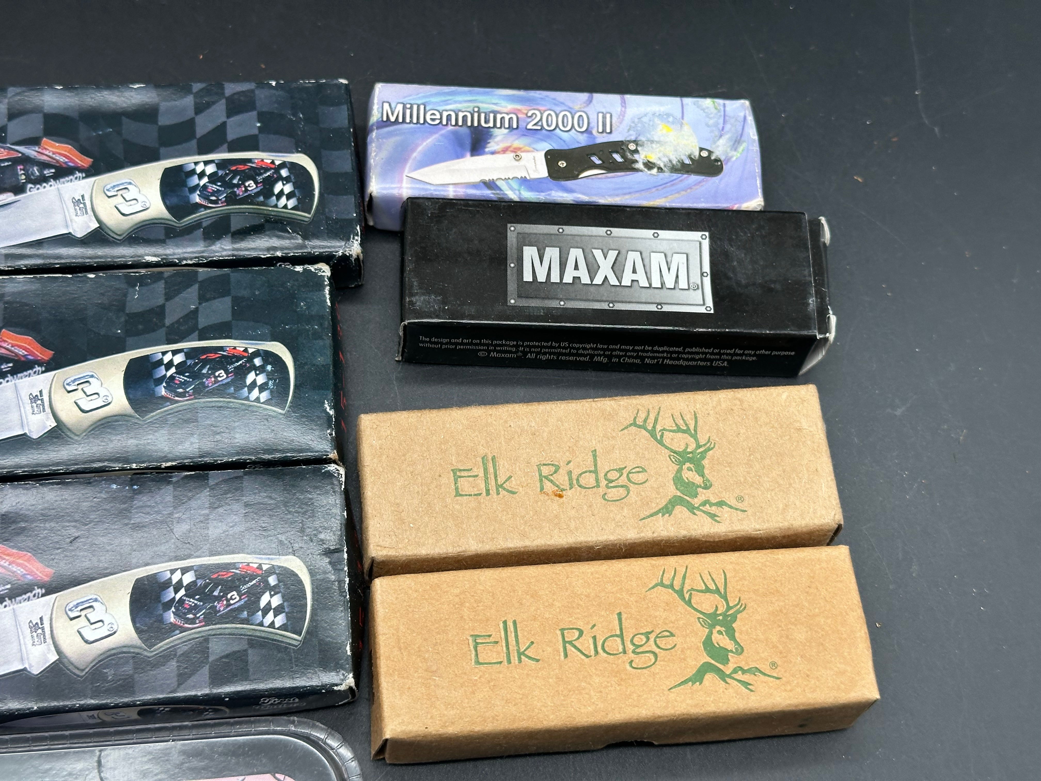 10 knife bundle Check them out ! NASCAR knives