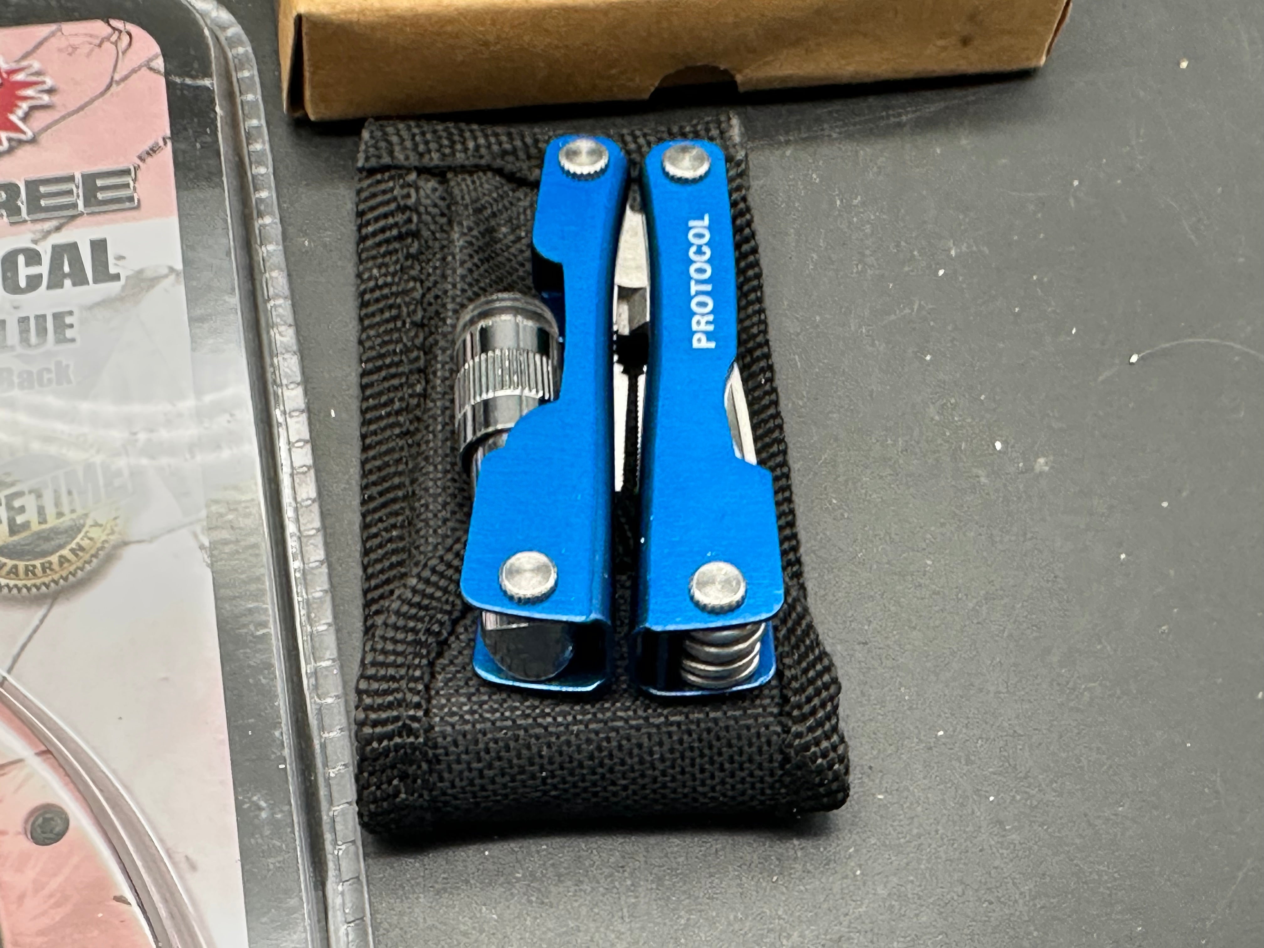 10 knife bundle Check them out ! NASCAR knives