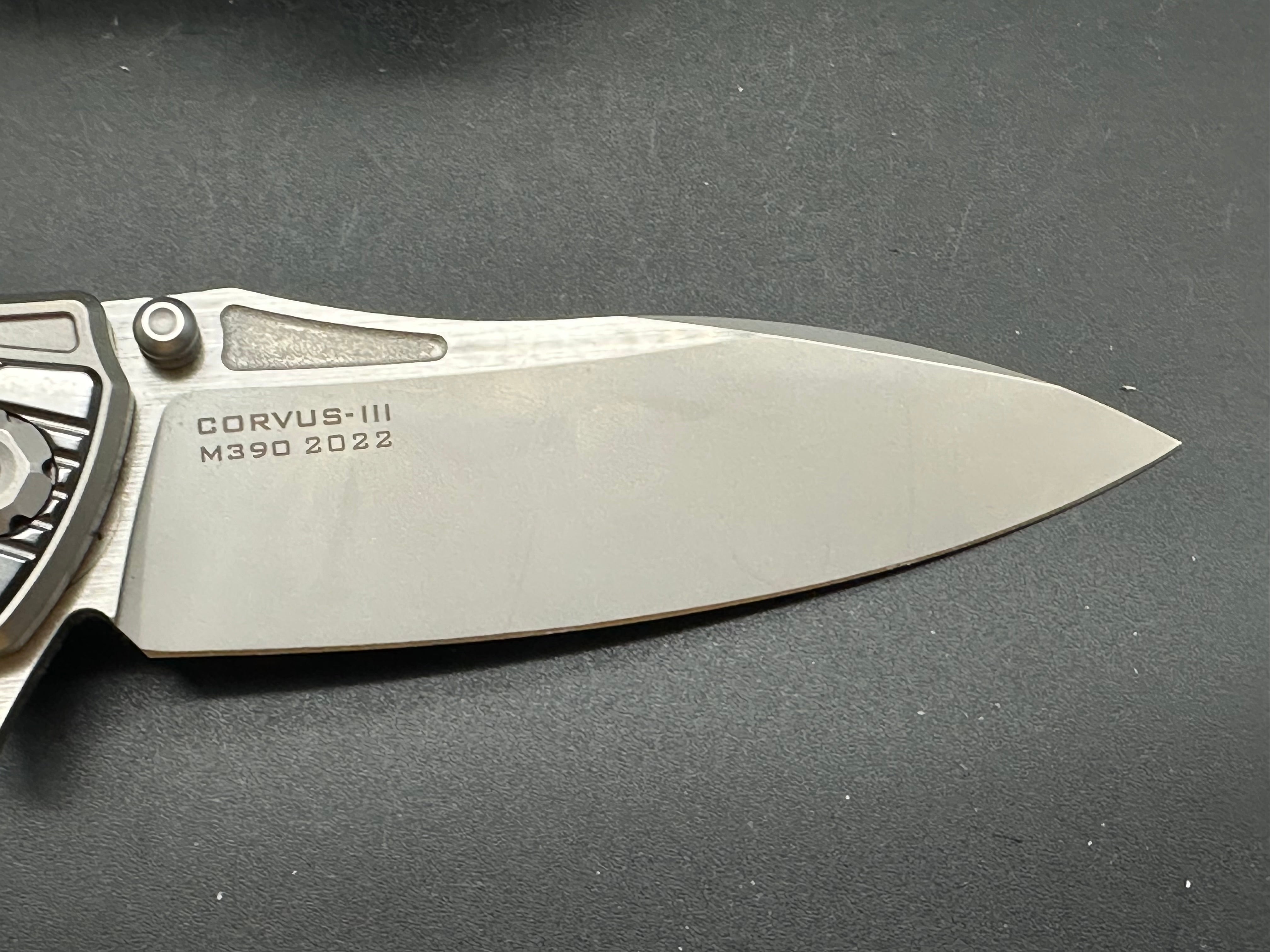 MAXACE CORVUS III FOLDING KNIFE TITANIUM/ZIRCONIUM INLAY HANDLE M390 PLAIN EDGE MC301