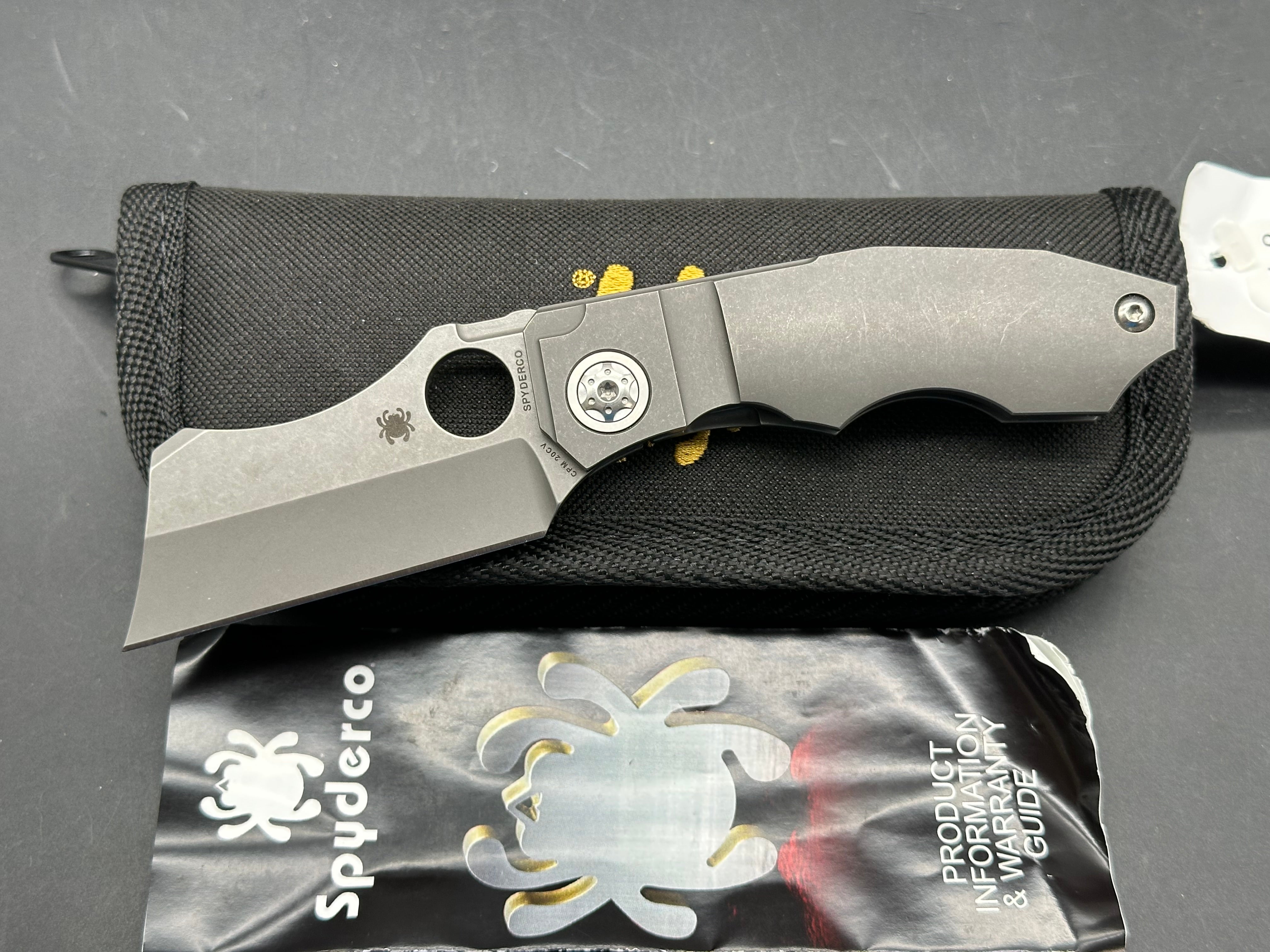 Spyderco Stovepipe - titanium handle CPM-20CV blade