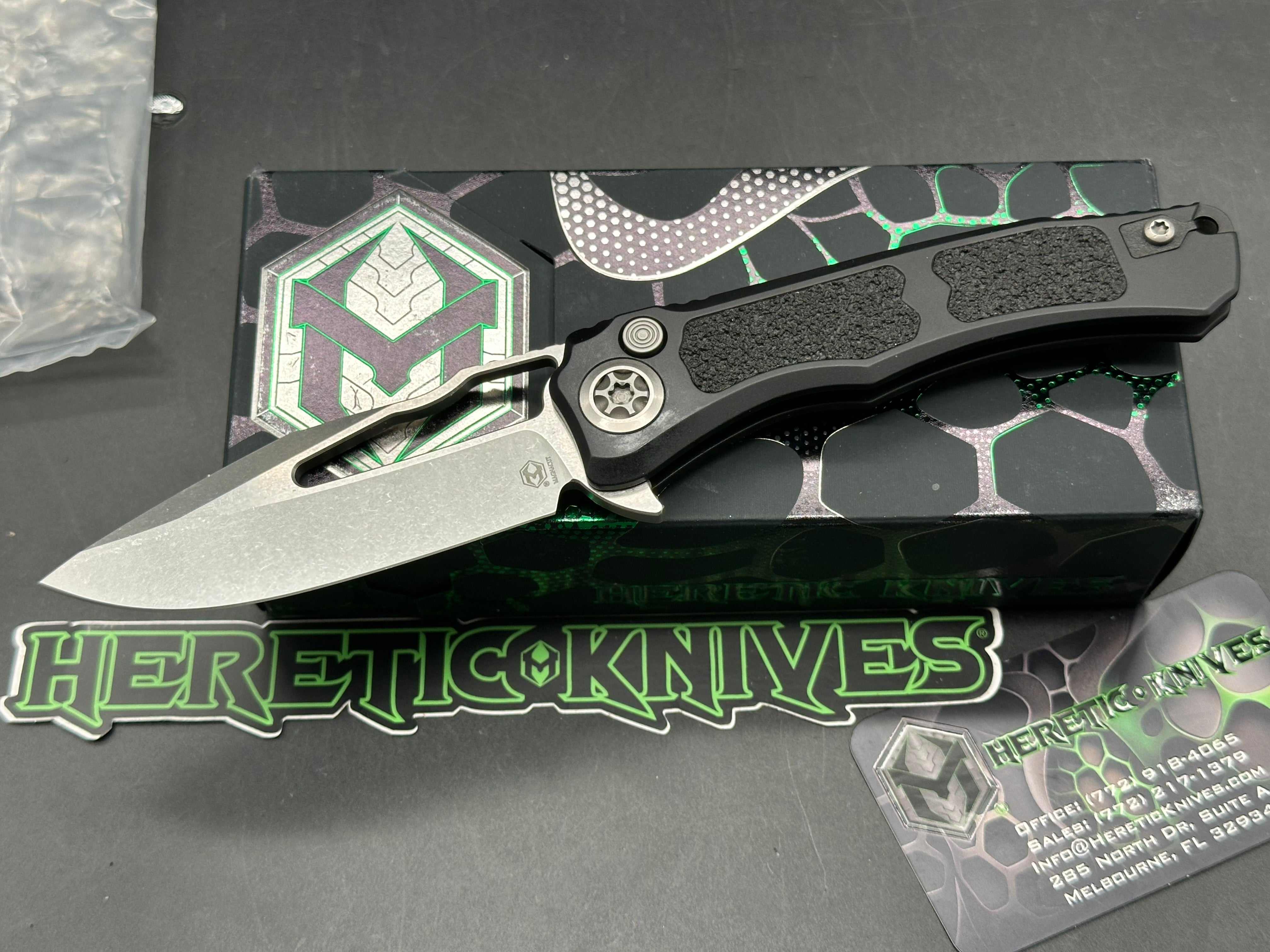 Heretic Wraith V4 Manual, 3.625" MagnaCut Stonewash Blade with Black 6061 Anodized Aluminum Scales