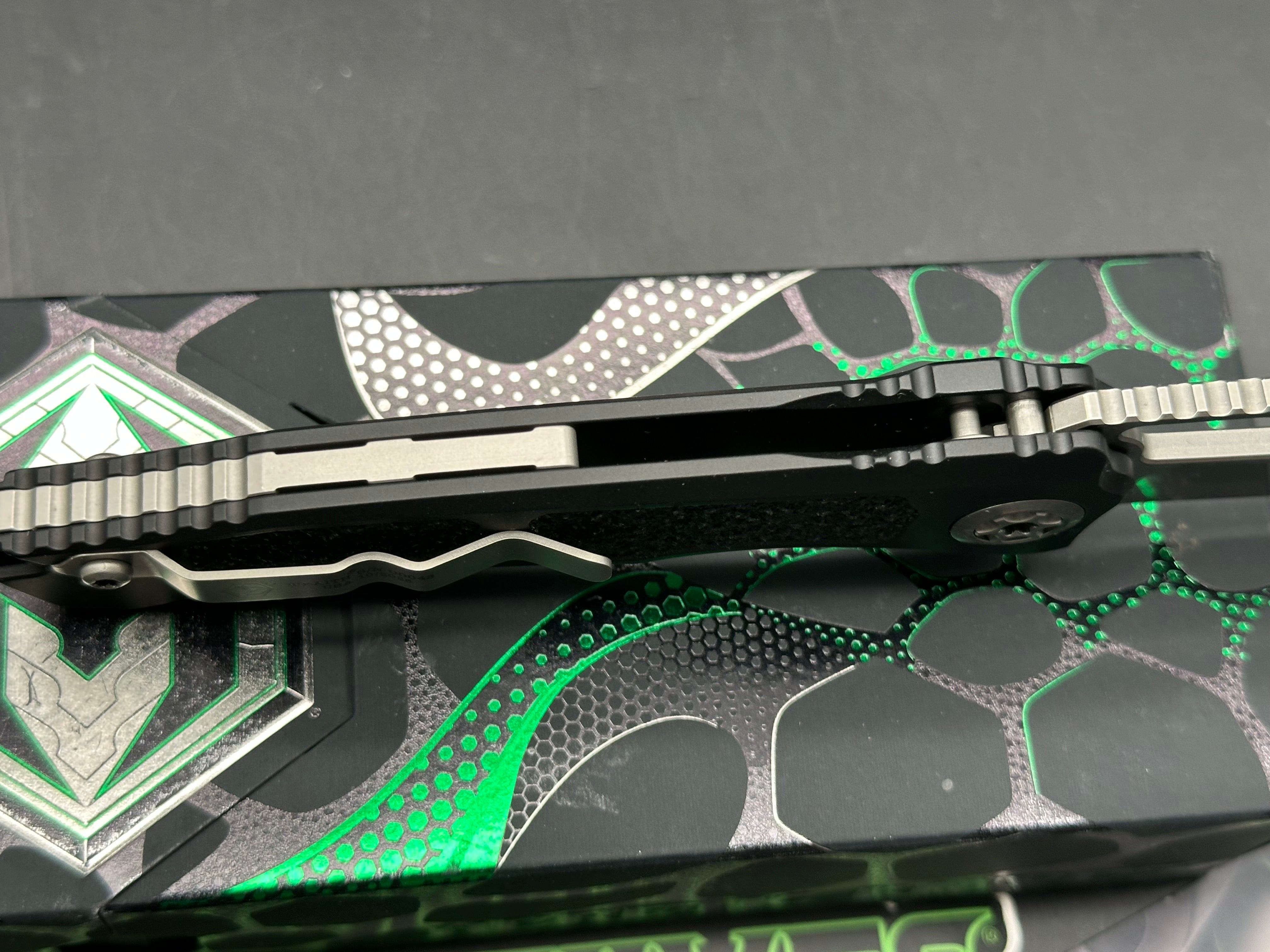 Heretic Wraith V4 Manual, 3.625" MagnaCut Stonewash Blade with Black 6061 Anodized Aluminum Scales