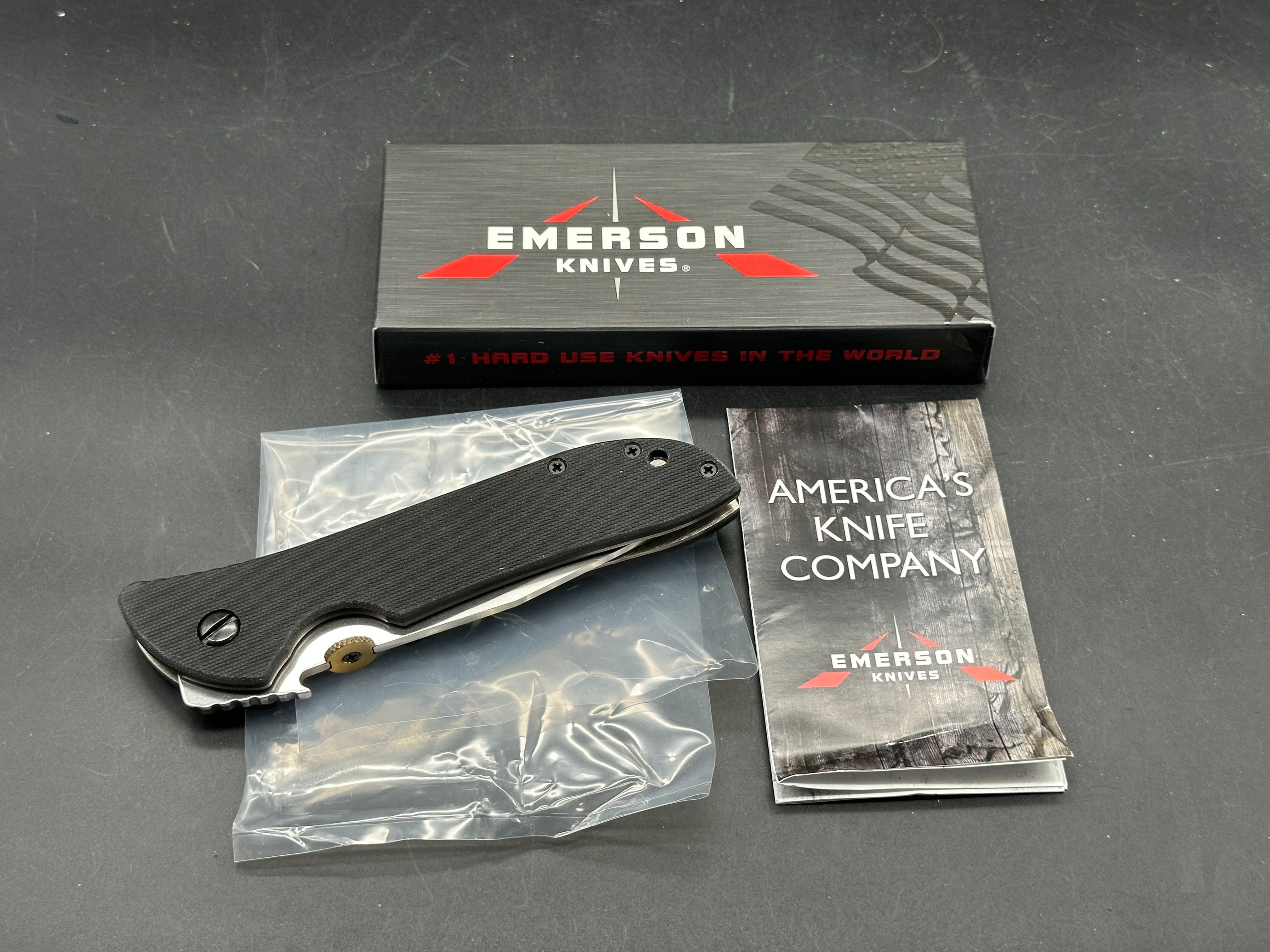 Emerson Waved Super Raven A black G10 handle / 154CM