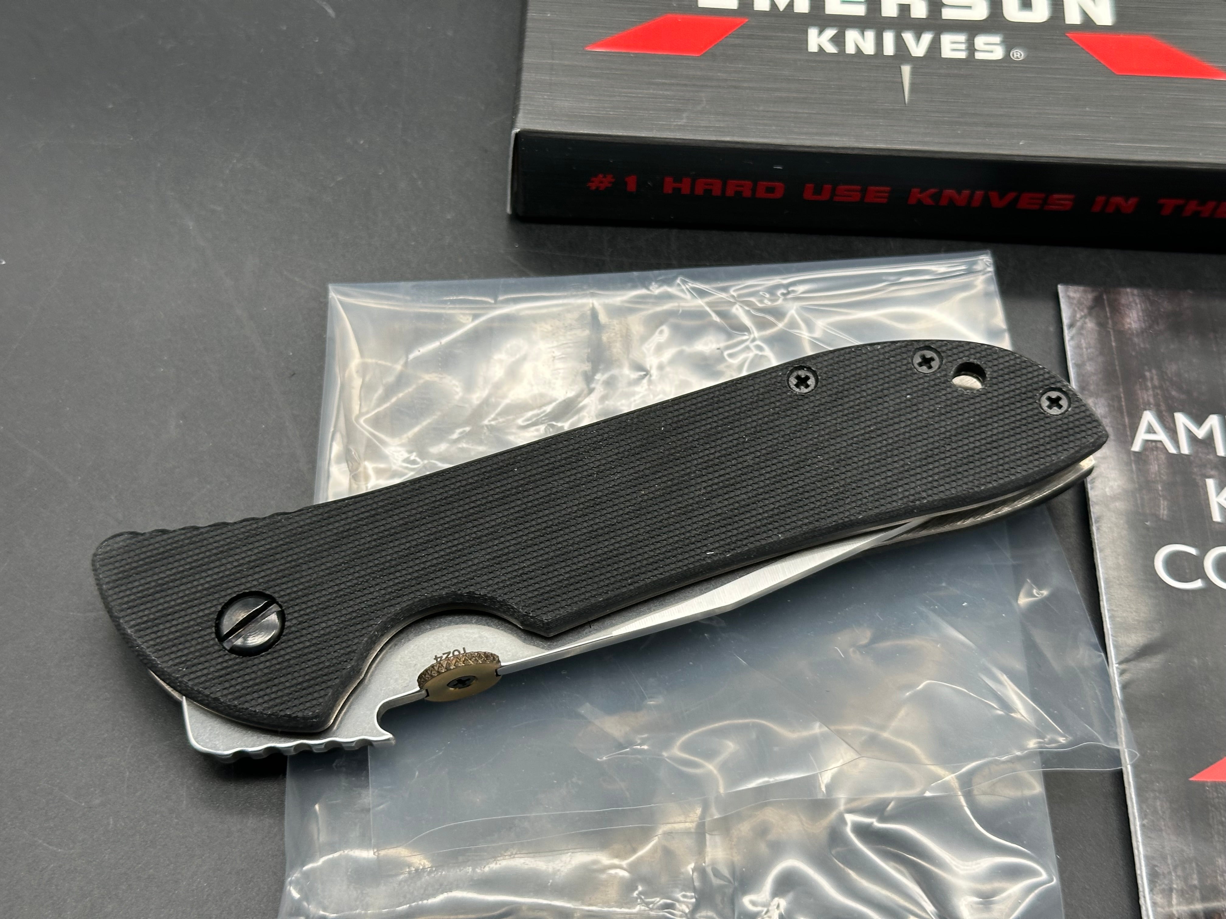 Emerson Waved Super Raven A black G10 handle / 154CM