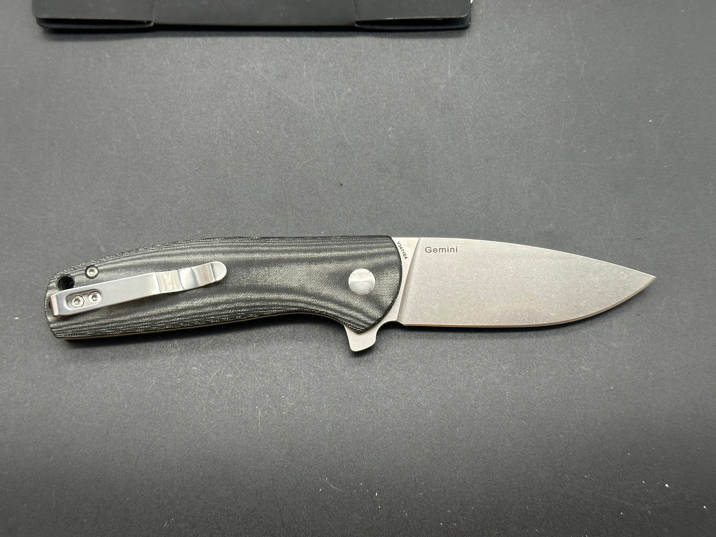 Kizer Ray Laconic Gemini button lock micarta 4V