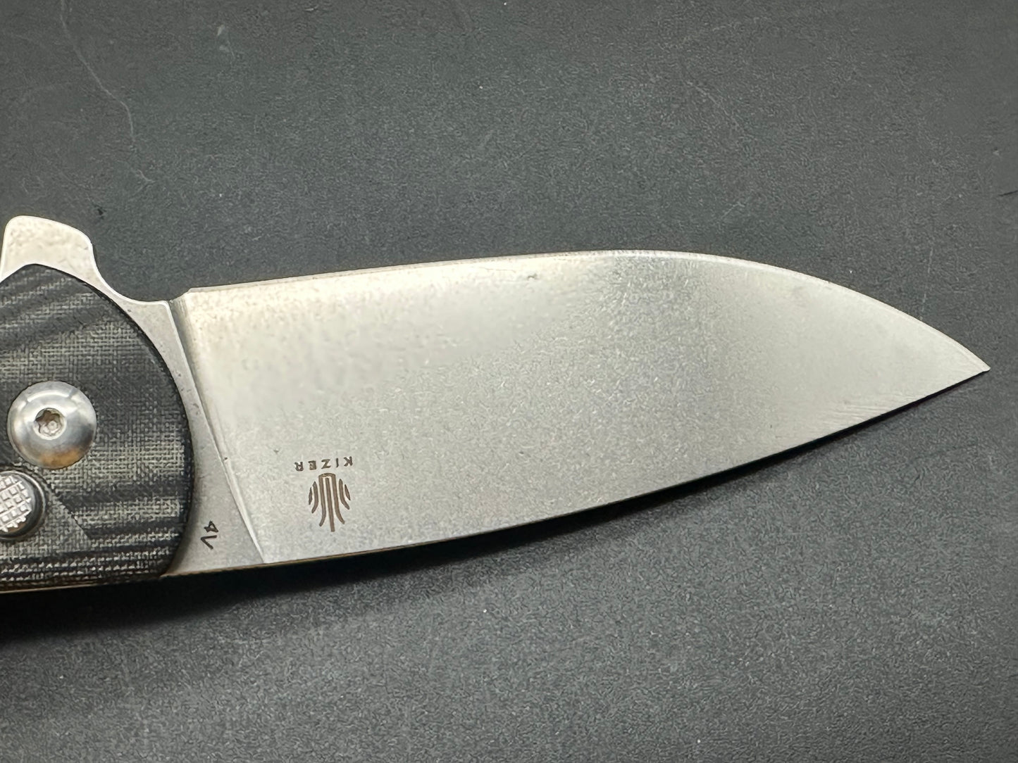 Kizer Ray Laconic Gemini button lock micarta 4V