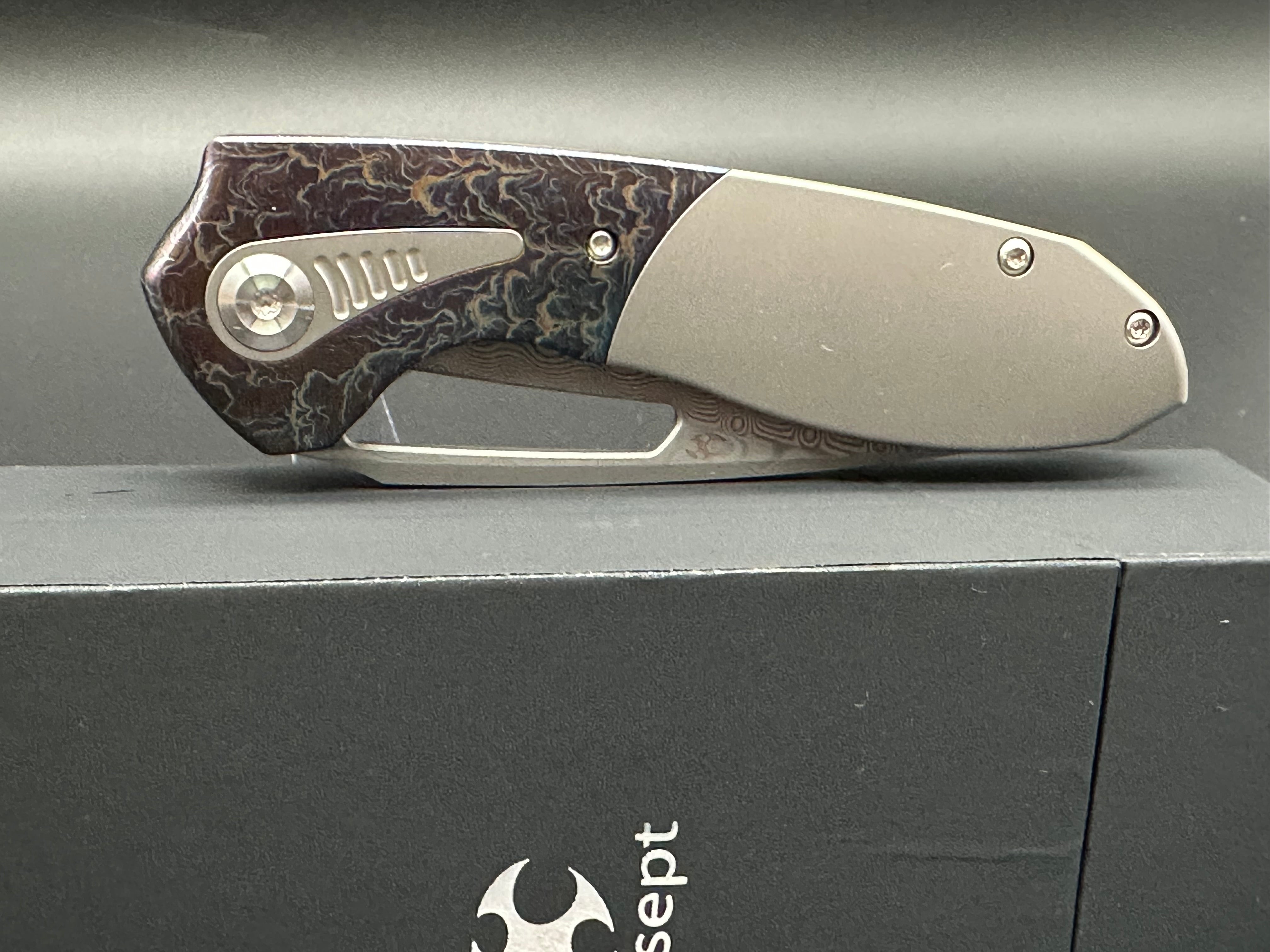 KANSEPT THOTH BEADBLAST/LIGHTNING STRIKE TITANIUM HANDLE DAMASCUS