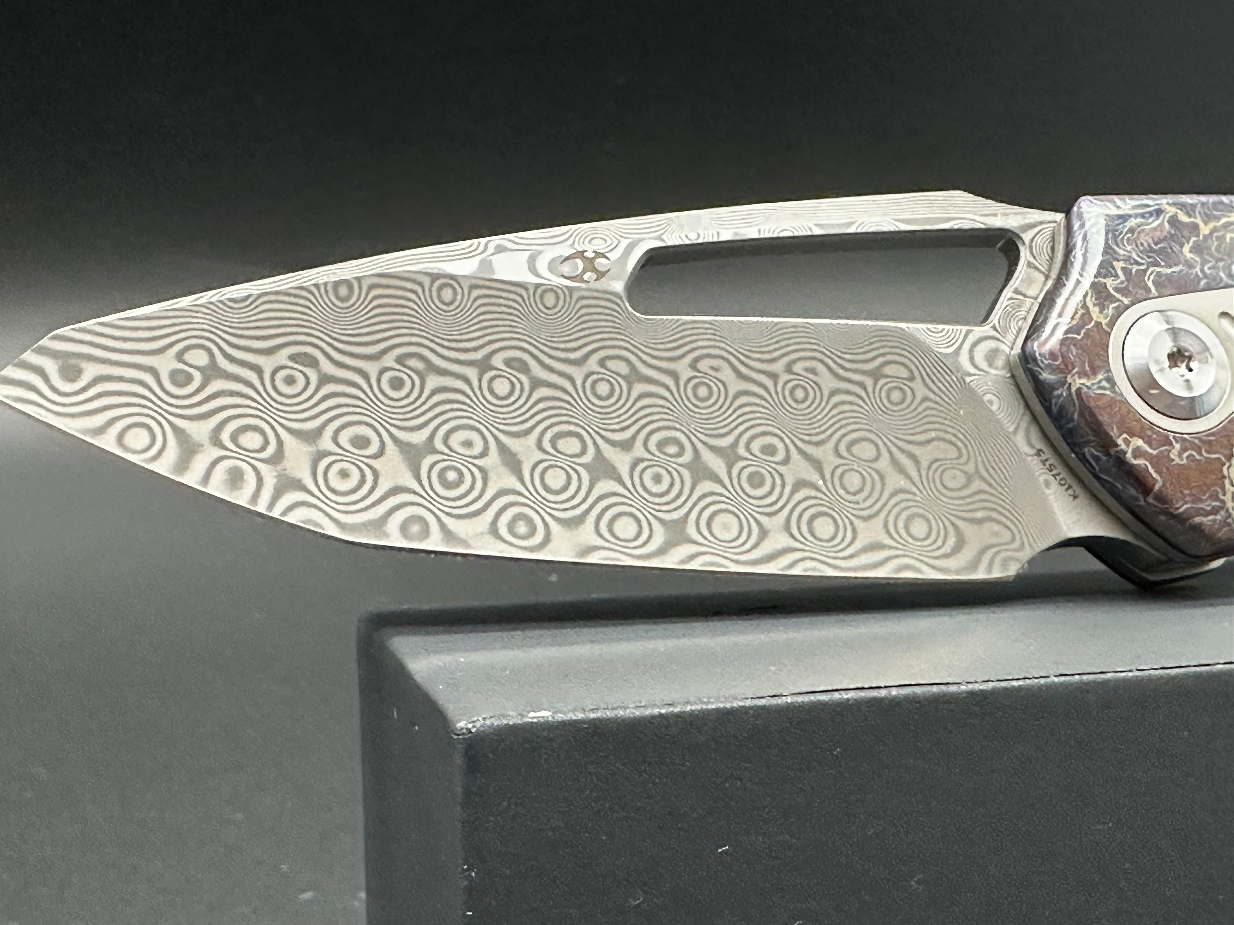 KANSEPT THOTH BEADBLAST/LIGHTNING STRIKE TITANIUM HANDLE DAMASCUS