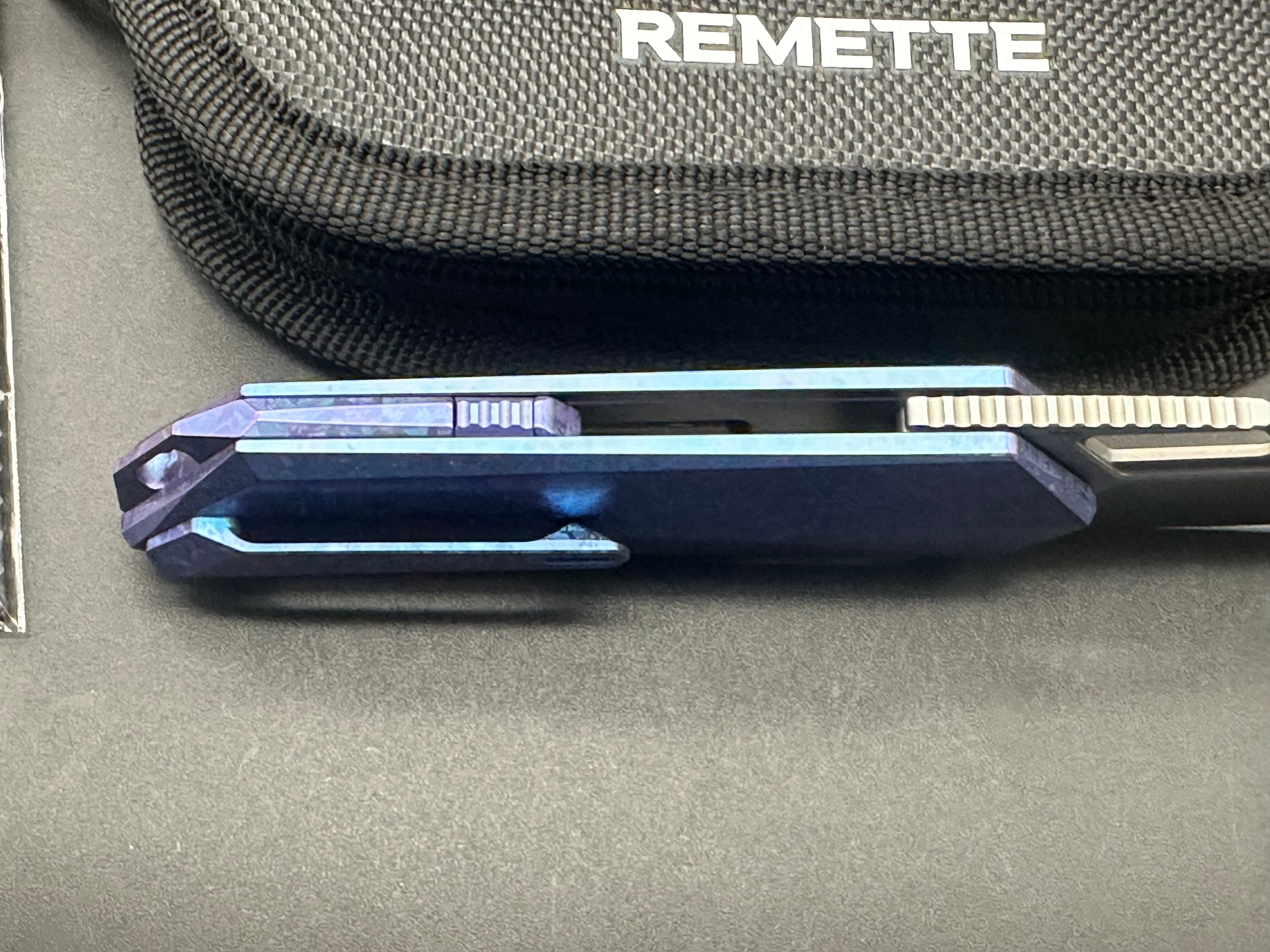 REMETTE RT-WOODPECKER CRYSTALLIZED TITANIUM HANDLE M390 PLAIN EDGE