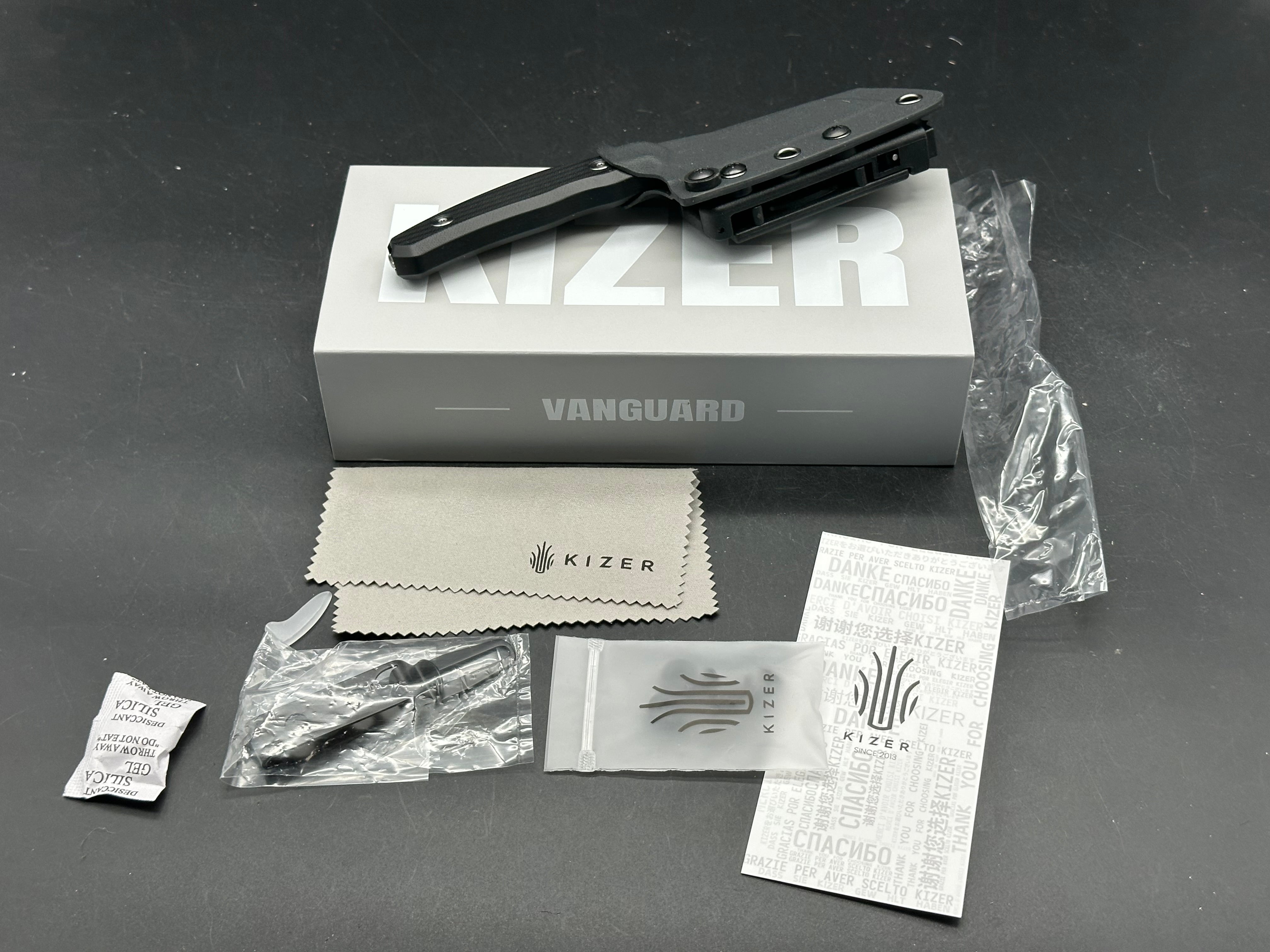 KIZER BULLDOG FIXED BLADE KNIFE BLACK G10 HANDLE 14C28N SHEEPSFOOT PLAIN EDGE SATIN FINISH
