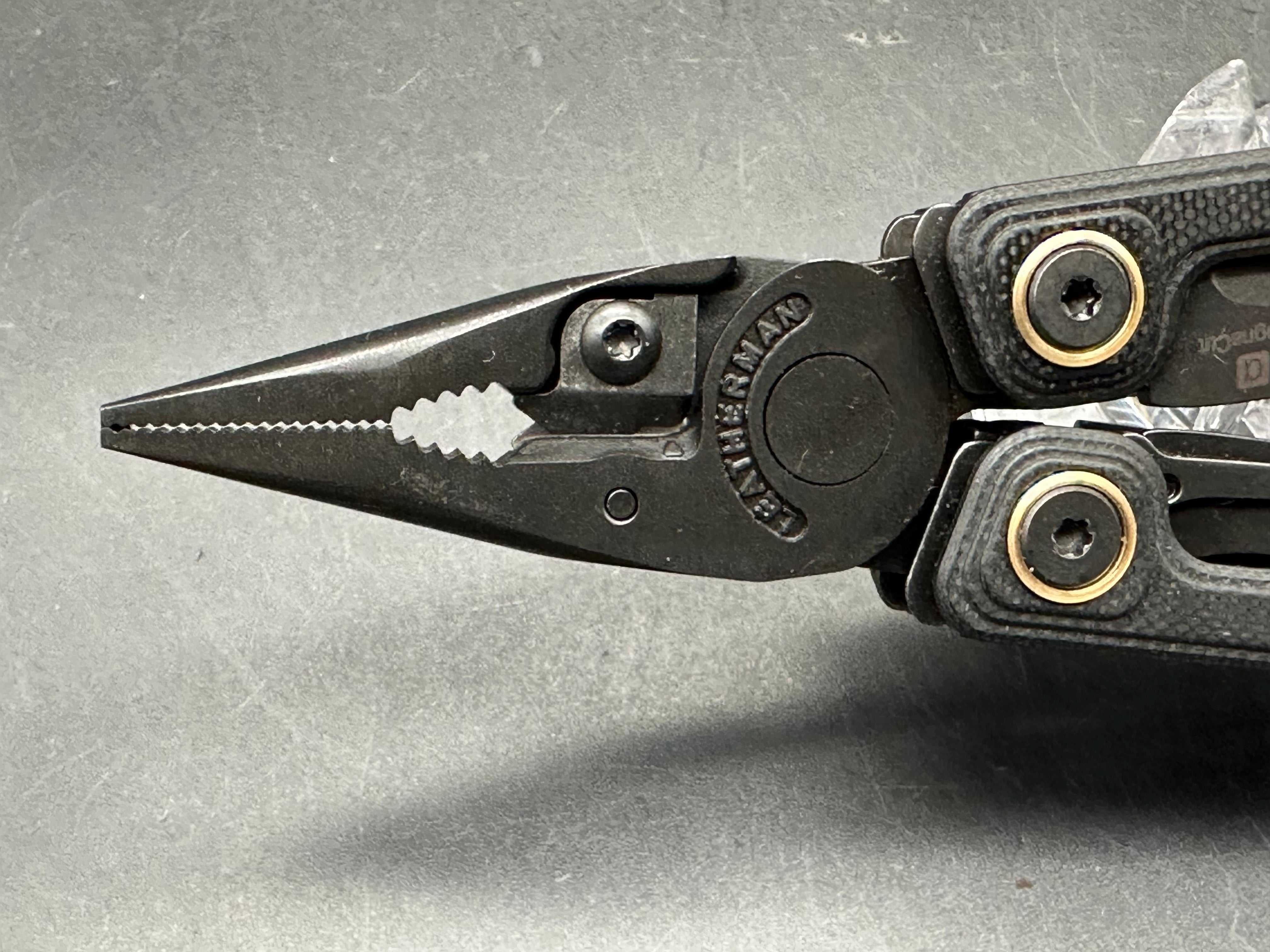 Leatherman Wave Alpha Obsidian 17-in-1 Multi-Tool, Black G-10 Handles, CM-Magnacut Blade