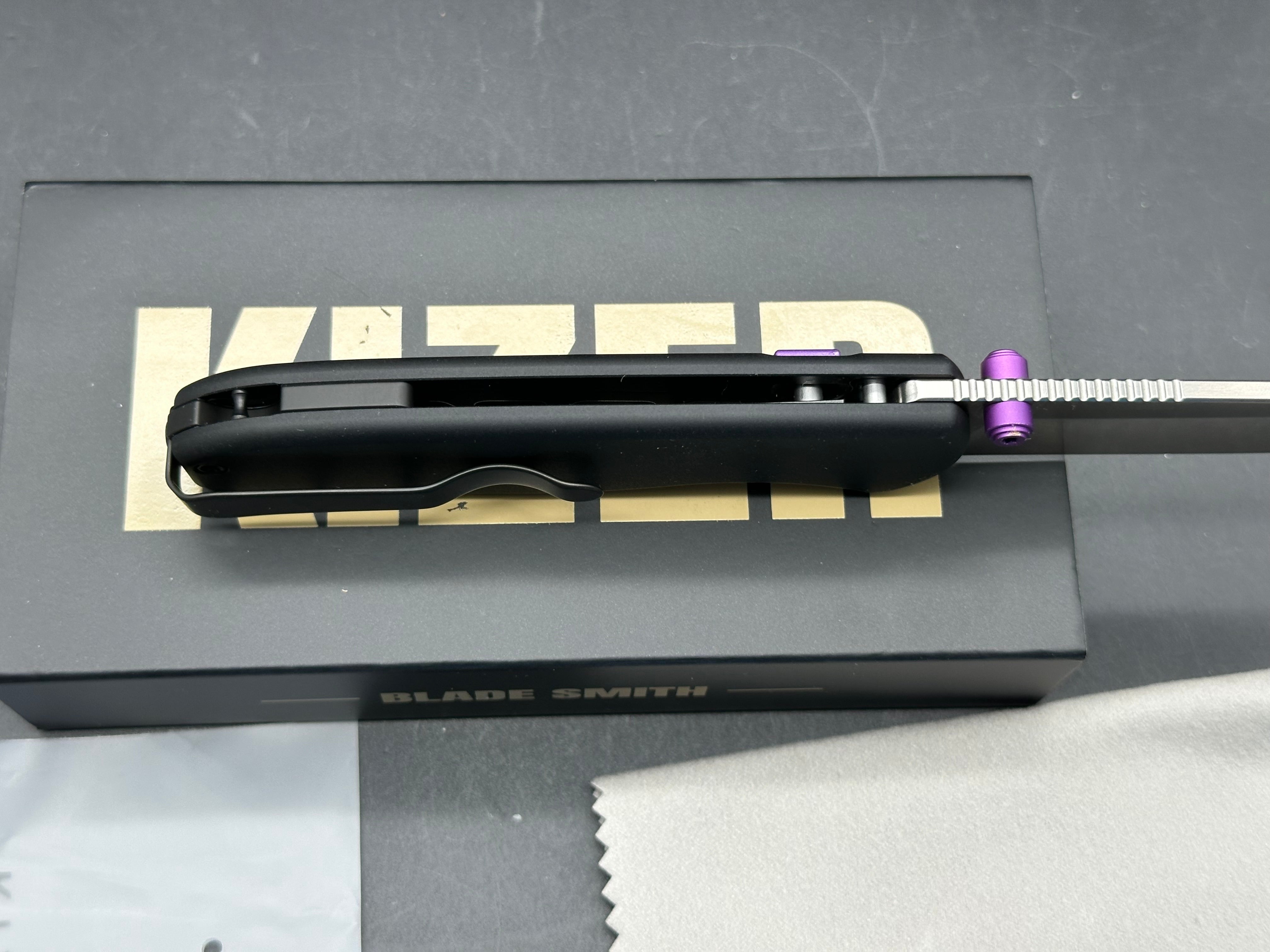 KIZER DROP BEAR ZERO FOLDING KNIFE BLACK ALUMINUM HANDLE ELMAX DROP POINT