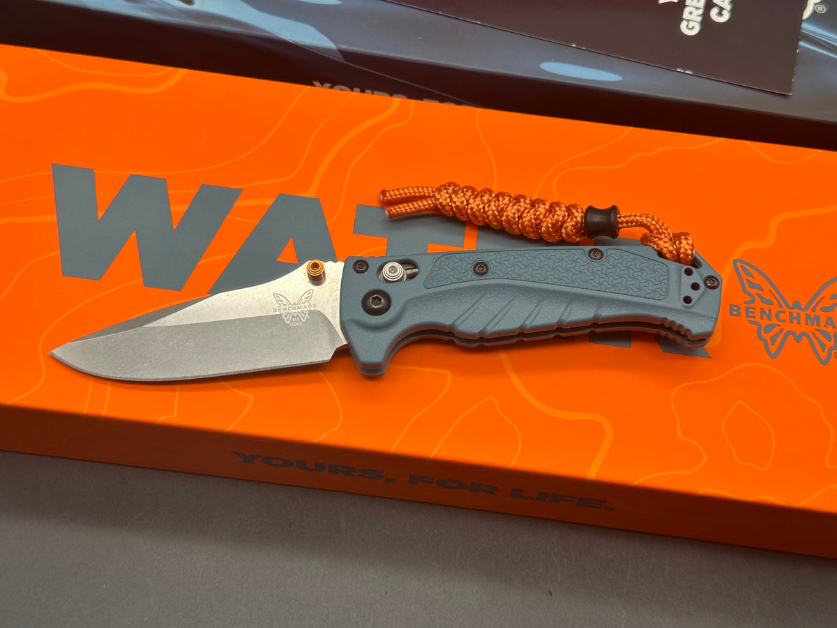 Benchmade Mini Adira MagnaCut AXIS Lock Knife Blue Grivory (3.2