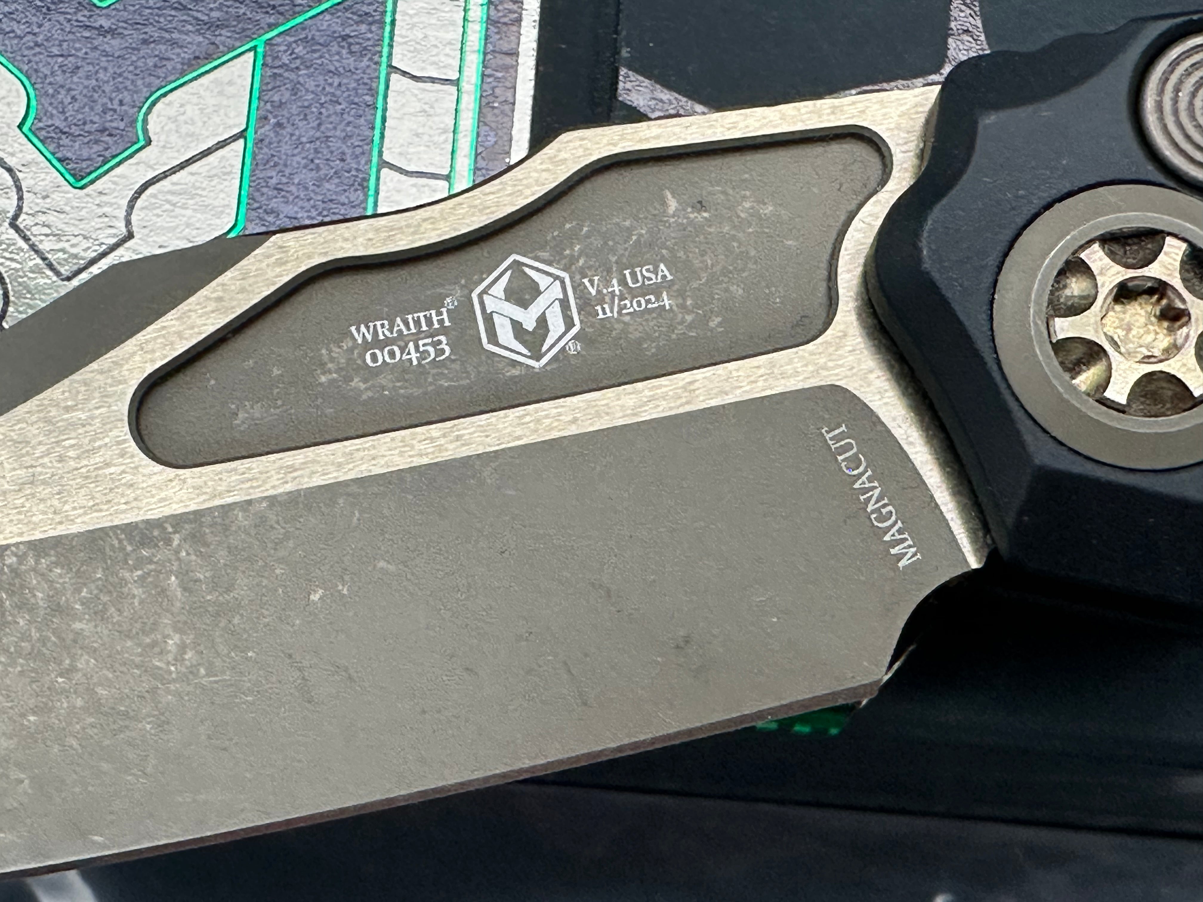 Heretic Wraith V4 Automatic Bowie
