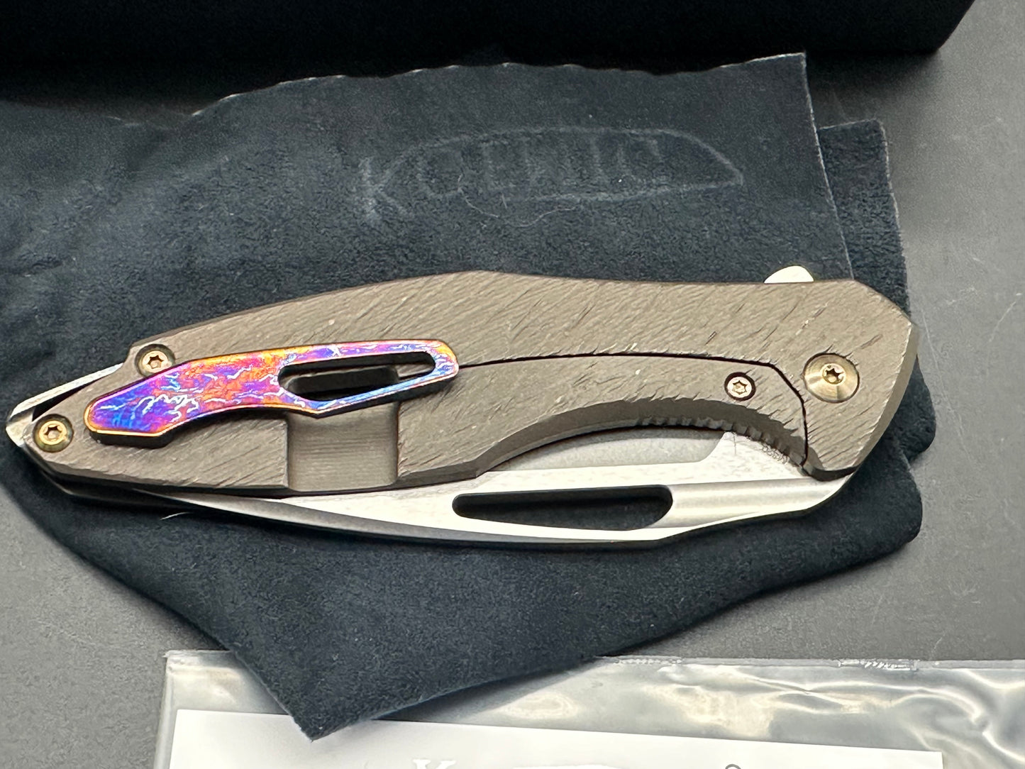 Koenig Arius Corda pattern titanium handle w/M390 blade