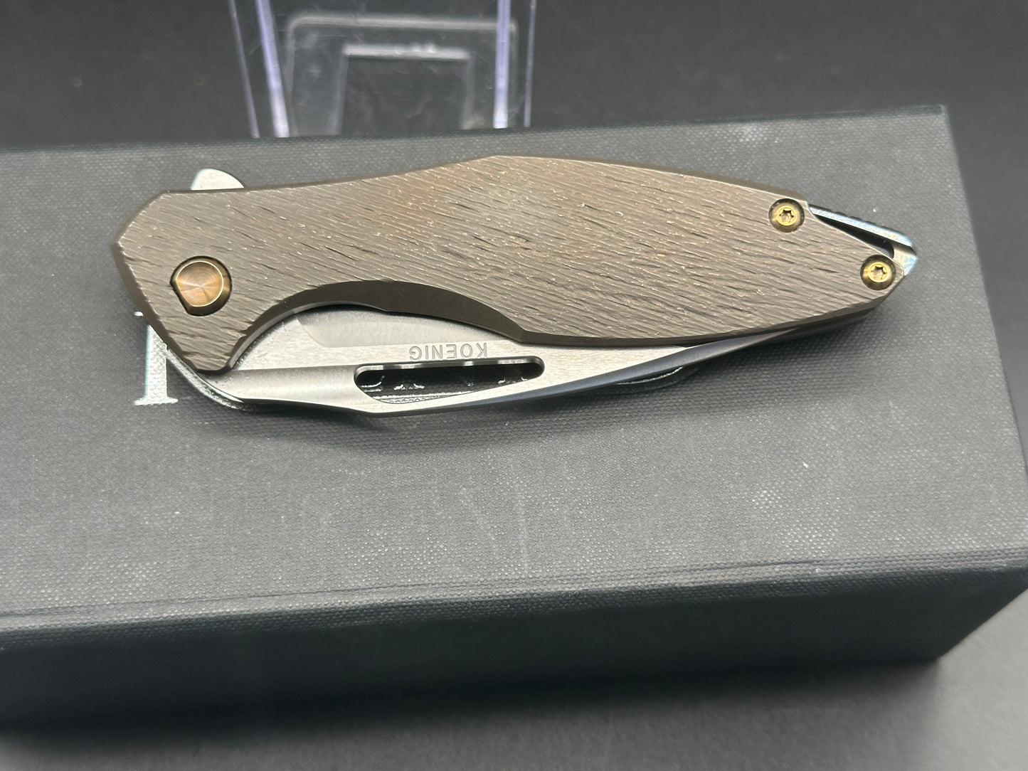 Koenig Arius Corda pattern titanium handle w/M390 blade