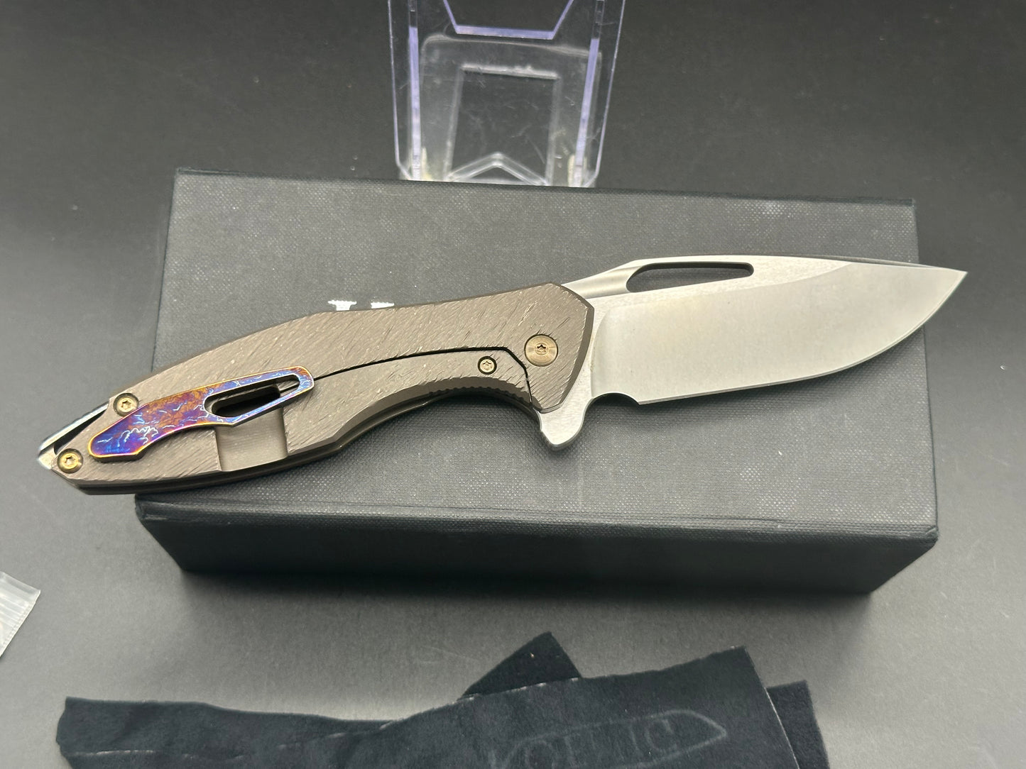 Koenig Arius Corda pattern titanium handle w/M390 blade