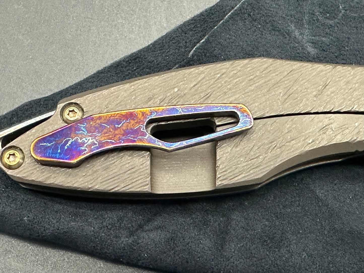 Koenig Arius Corda pattern titanium handle w/M390 blade