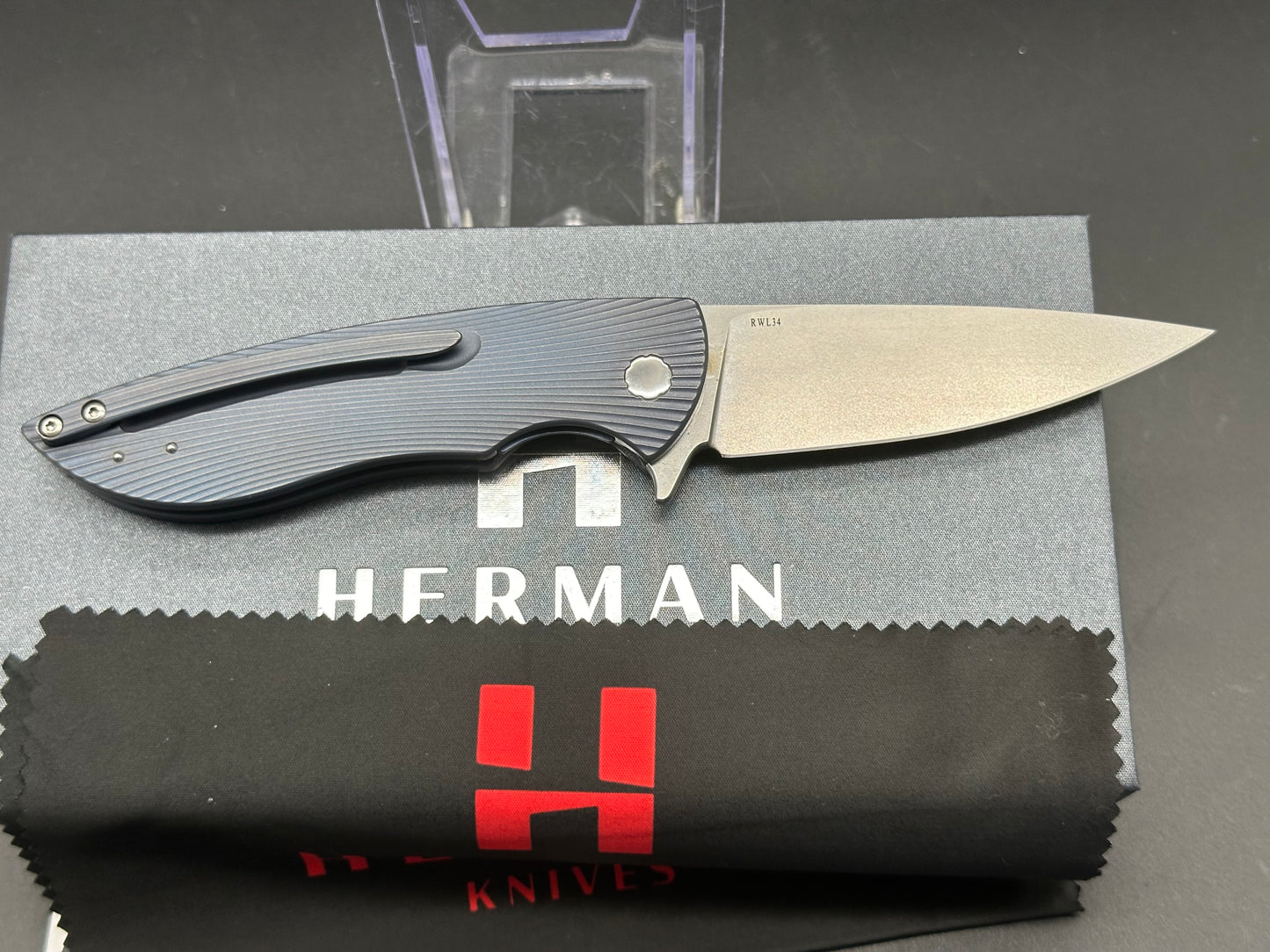 Herman Sting Blue titanium handle w/RWL34 blade