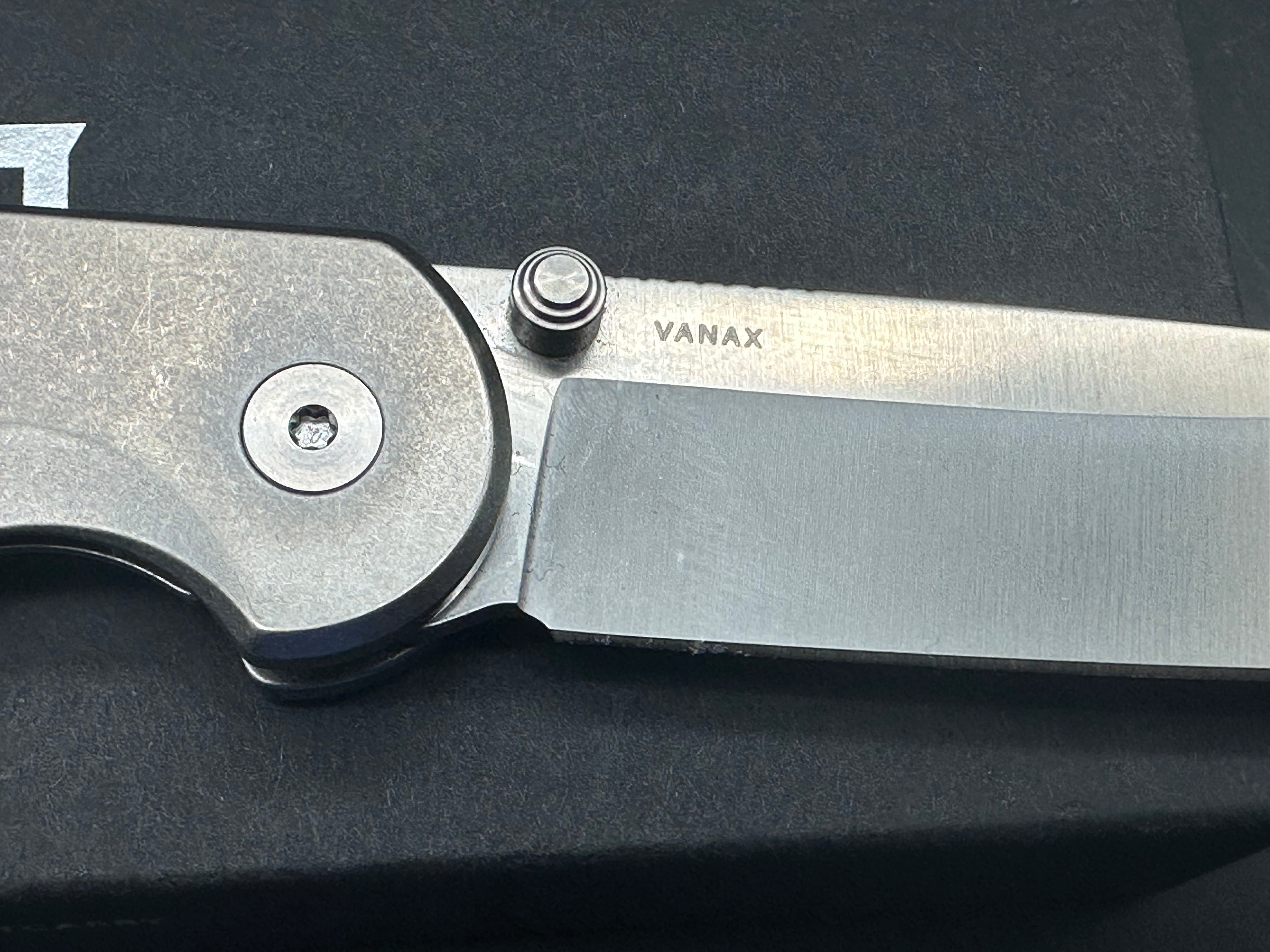 Quiet Carry Waypoint titanium handle w/Vanax blade