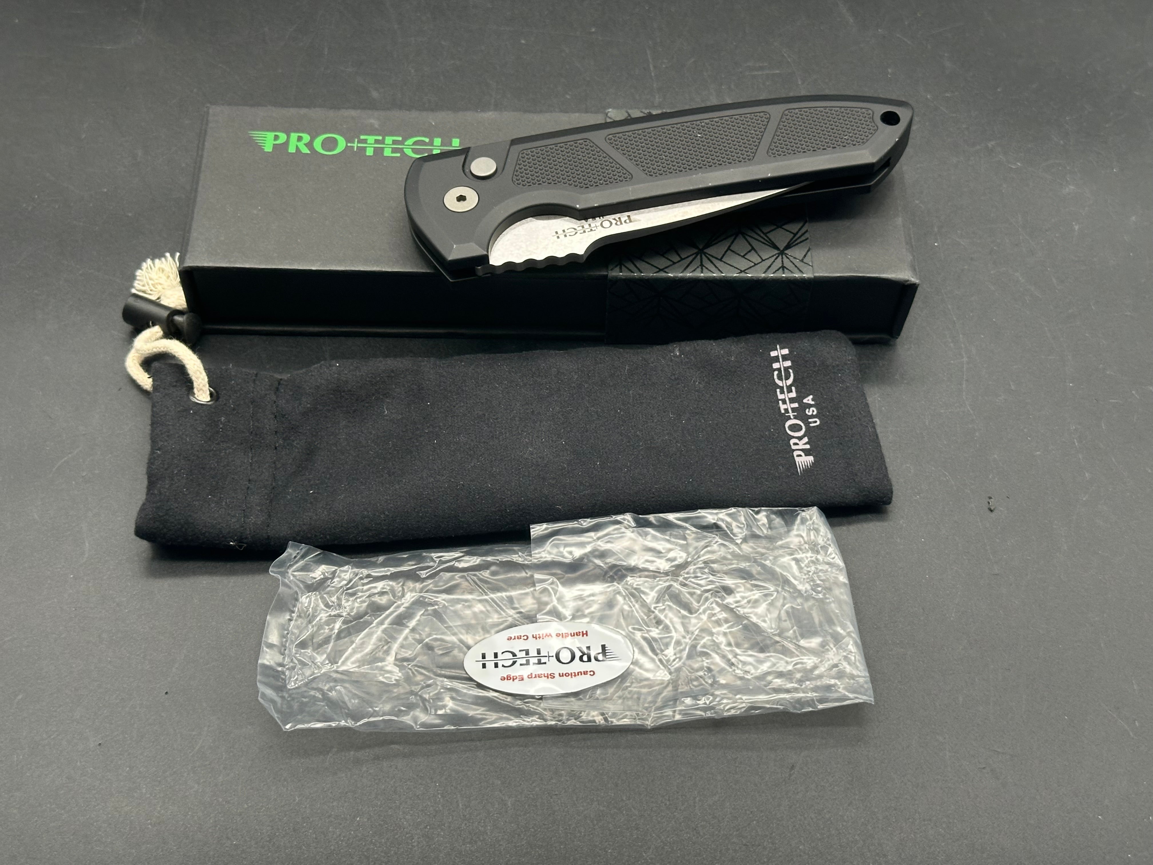Protech RockEye black aluminum handle w/S35VN stonewashed blade