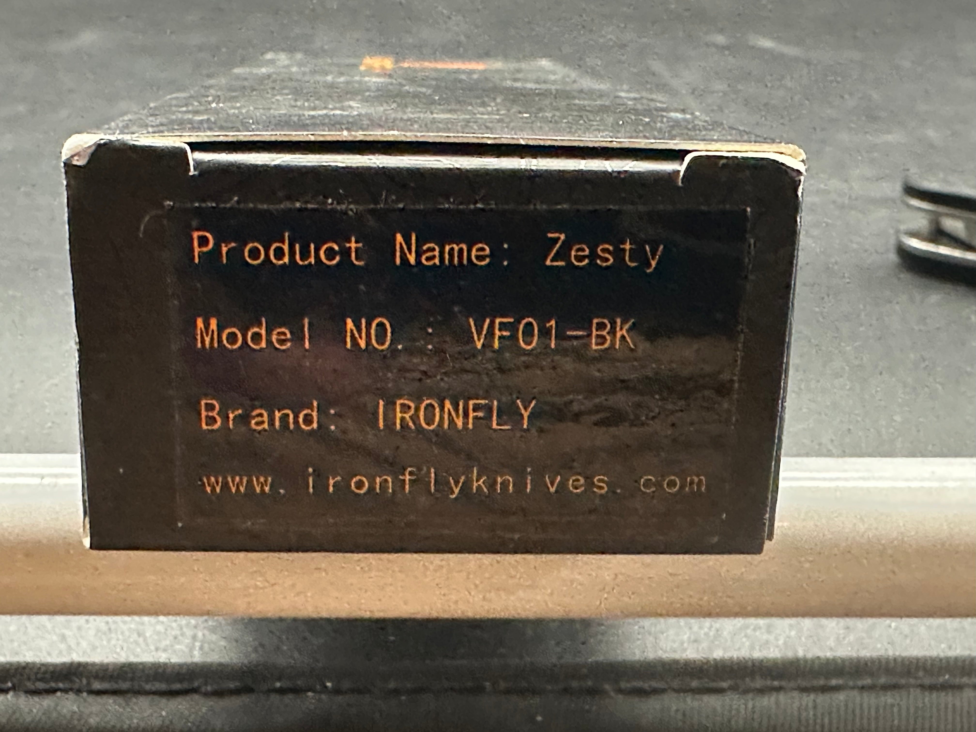 IRONFLY ZESTY BLACK G10 HANDLE WITH CARBON FIBER TEXTURE VG10 SATIN BLADE