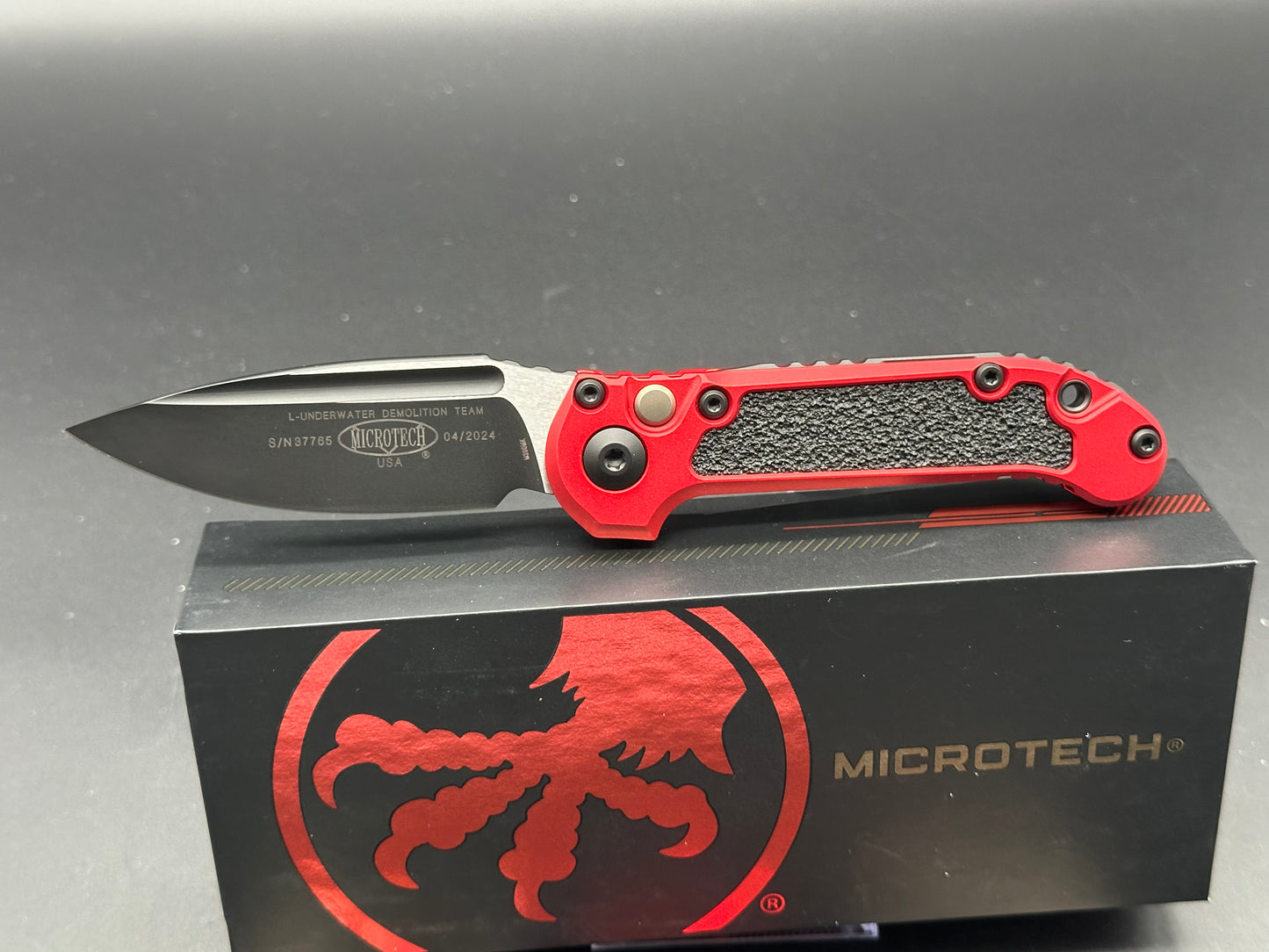 Microtech LUDT Gen III S/E Automatic Knife Red (3.5" Black) 1135-1RD