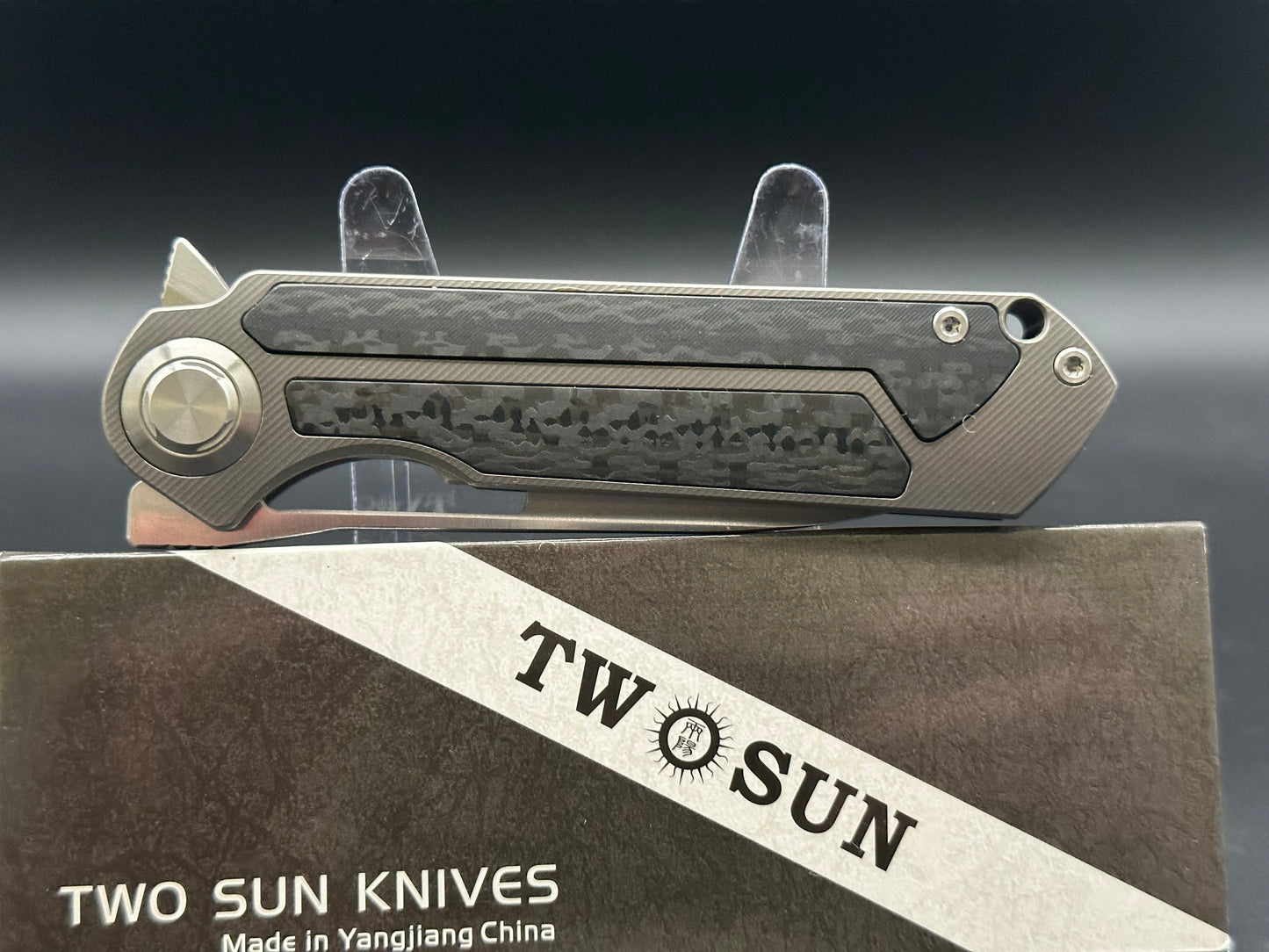 TwoSun TS226 titanium/Carbon Fiber handle w/14c28n blade